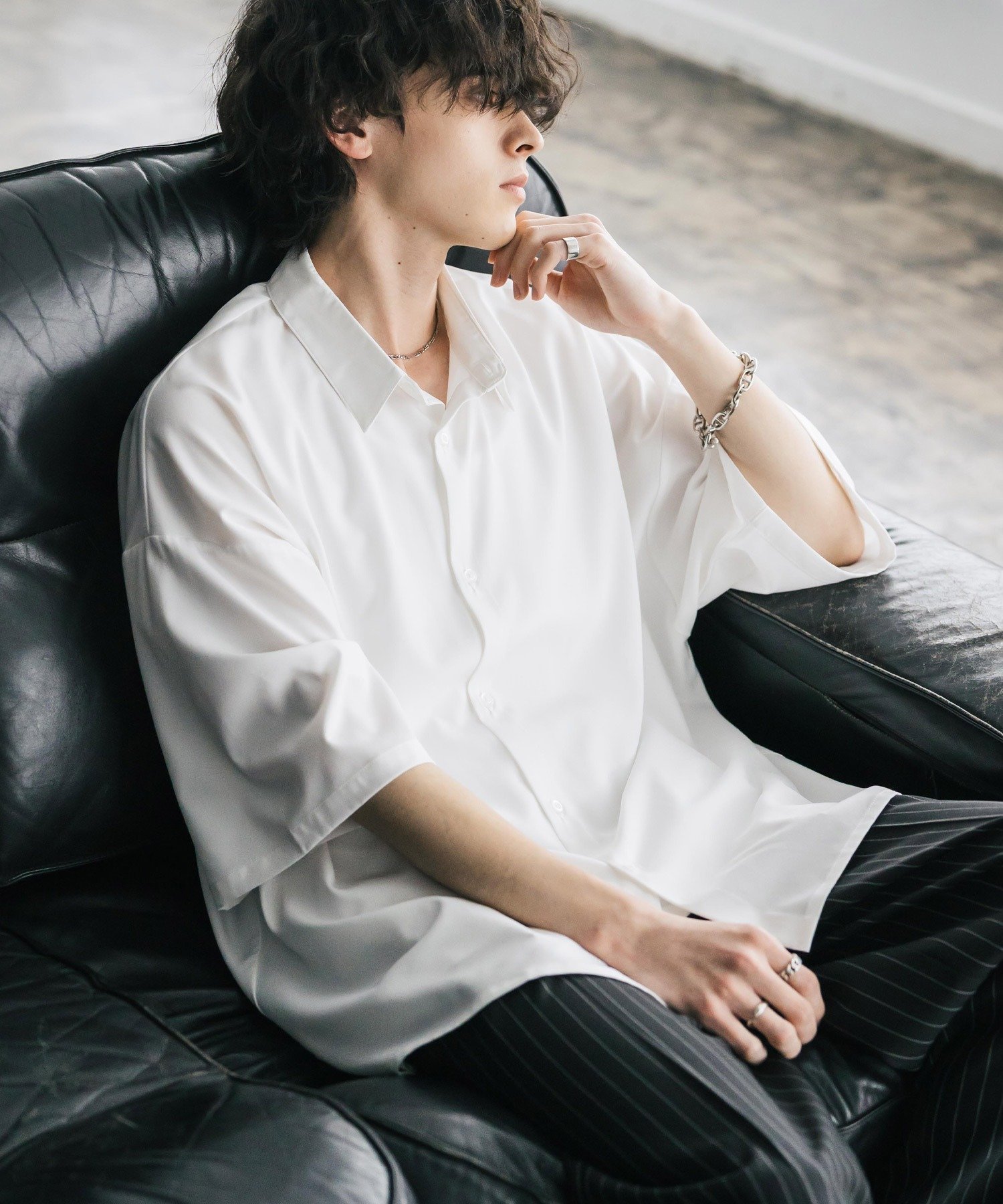 【ロッキーモンロー/Rocky Monroe】の新色追加 接触冷感 とろみビッグシルエット半袖シャツ インテリア・キッズ・メンズ・レディースファッション・服の通販 founy(ファニー) 　ファッション　Fashion　レディースファッション　Fashion for Women　トップス・カットソー　Cut & Sew Tops　シャツ・ブラウス・オフィスカジュアル　Elegant Blouses & Button-Ups　インナー　Innerwear　シルク　Silk, 100% Silk　シンプル　Simple, Minimal　ストレッチ　Stretch, Stretchy Fabric　スリット　Slit, Slit Detail　とろみ　Fluid, Flowy Fabric　ドレープ　Drape, Draping Fabric　定番　Standard, Basic Item　ノースリーブ　Sleeveless, No-Sleeve　バランス　Balance, Style Balance　ビッグ　Big, Oversized　ベーシック　Basic, Essential　半袖　Short Sleeve, Half Sleeve　リラックス　Relax, Relaxed Fit　レギュラー　Regular, Standard Fit　ワイド　Wide, Wide Fit　S/S・春夏　SS, Spring/Summer, Warm Season　再入荷　Restock / Back in Stock　おすすめ　Recommended / Our Picks　夏　Summer　2026年　2026　2026春夏・S/S　Spring/Summer 2026 SS26　ホワイト|ID: prp329100004963060 ipo3291000000037231972