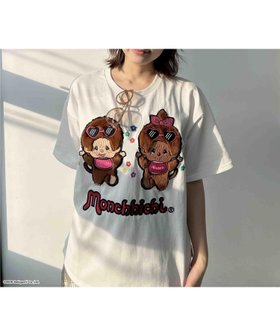 【アズノウアズ プラス/AS KNOW AS plus】の◯アクリルキーホルダー付き モンチッチ半袖Tシャツ【 Monchhichi 】 大人の最旬トレンドファッション＆コーディネート founy(ファウニー) ファッション Fashion レディースファッション Fashion for Women トップス・カットソー Cut & Sew Tops シャツ・ブラウス・オフィスカジュアル Elegant Blouses & Button-Ups ロングTシャツ・Tシャツ Longline T-Shirts & Tees アクリル Acrylic Material キーホルダー Keychain, Key Holder シンプル Simple, Minimal フロント Front, Front Design 半袖 Short Sleeve, Half Sleeve 再入荷 Restock / Back in Stock おすすめ Recommended / Our Picks |ID:prp329100004963094
