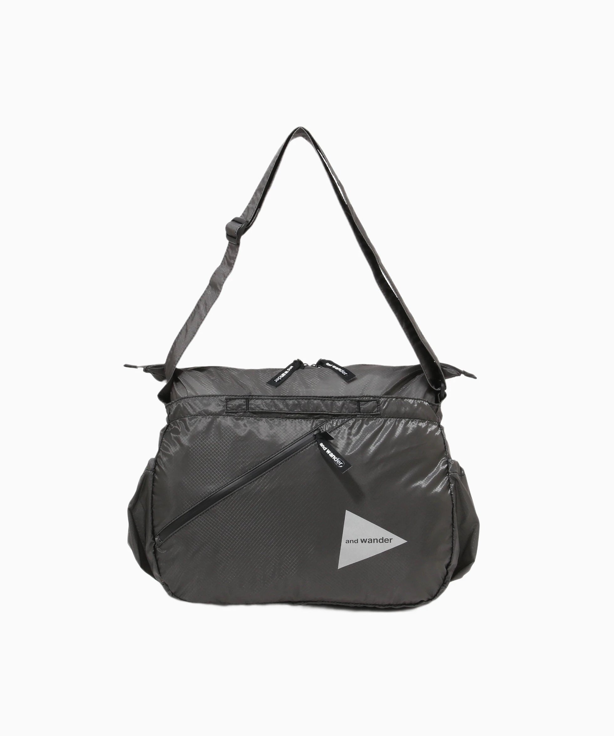 【アンドワンダー/and wander / MEN】のsil shoulder bag 人気、トレンドファッション・服の通販 founy(ファニー) 　ファッション　Fashion　メンズファッション　Fashion for Men　バッグ　Bags　コーティング　Coating, Coated Finish　シリコン　Silicone, Silicone Material　ポケット　Pocket, Pocket Detail　旅行　Travel　 other-1|ID: prp329100004963175 ipo3291000000037232515