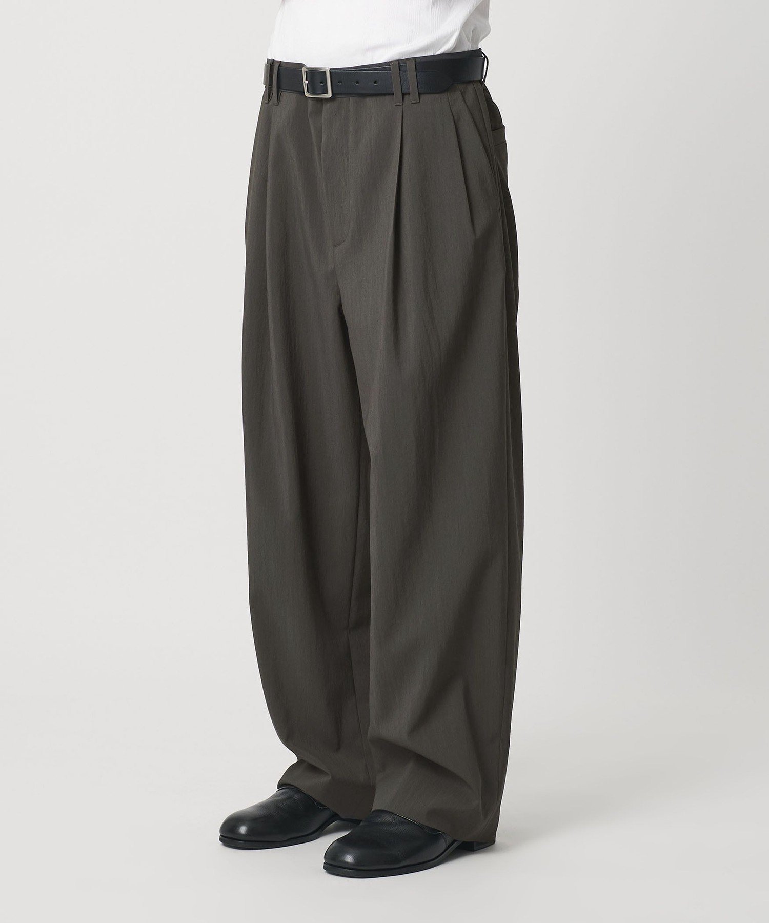 【ビューティ&ユース ユナイテッドアローズ/BEAUTY&YOUTH / UNITED ARROWS / MEN】のRENU TROシリーズ 2P ワイド パンツ -セットアップ対応- インテリア・キッズ・メンズ・レディースファッション・服の通販 founy(ファニー) 　ファッション　Fashion　メンズファッション　Fashion for Men　ボトムス　Bottoms　春　Spring　秋　Autumn　ジャケット　Jacket, Outerwear　スキッパー　Skipper, Open Collar　セットアップ　Set-Up, Coordinated Outfit　ダブル　Double, Double-Breasted　定番　Standard, Basic Item　人気　Popular, Best Seller　半袖　Short Sleeve, Half Sleeve　リラックス　Relax, Relaxed Fit　ワイド　Wide, Wide Fit　DK.GRAY|ID: prp329100004963226 ipo3291000000037232708