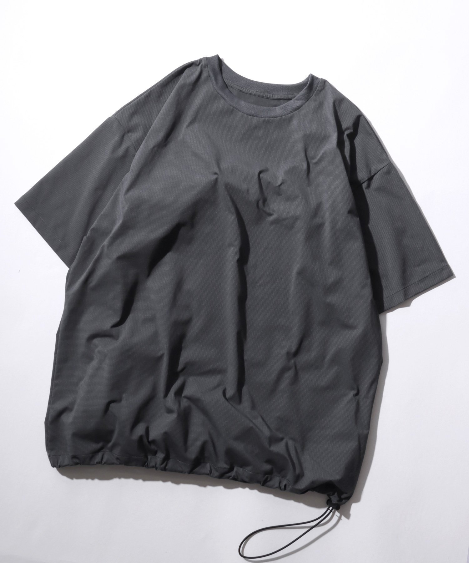 【シトリー/SITRY / MEN】のTシャツ メンズ オーバーサイズ 半袖 接触 冷感 ドローコード インテリア・キッズ・メンズ・レディースファッション・服の通販 founy(ファニー) 　ファッション　Fashion　メンズファッション　Fashion for Men　カーゴパンツ　Cargo Pants, Utility Pants　キャップ　Cap, Baseball Cap　吸水　Absorbent, Quick-Dry　シンプル　Simple, Minimal　スポーツ　Sports, Activewear　スラックス　Slacks, Dress Pants　デニム　Denim, Jeans Material　ドローコード　Drawcord, Drawstring Cord　人気　Popular, Best Seller　ファブリック　Fabric, Textile　半袖　Short Sleeve, Half Sleeve　メンズ　Men's, Menswear　ワイド　Wide, Wide Fit　再入荷　Restock / Back in Stock　プチプライス・低価格　Affordable / Budget Price　おすすめ　Recommended / Our Picks　夏　Summer　チャコール|ID: prp329100004963236 ipo3291000000037232745