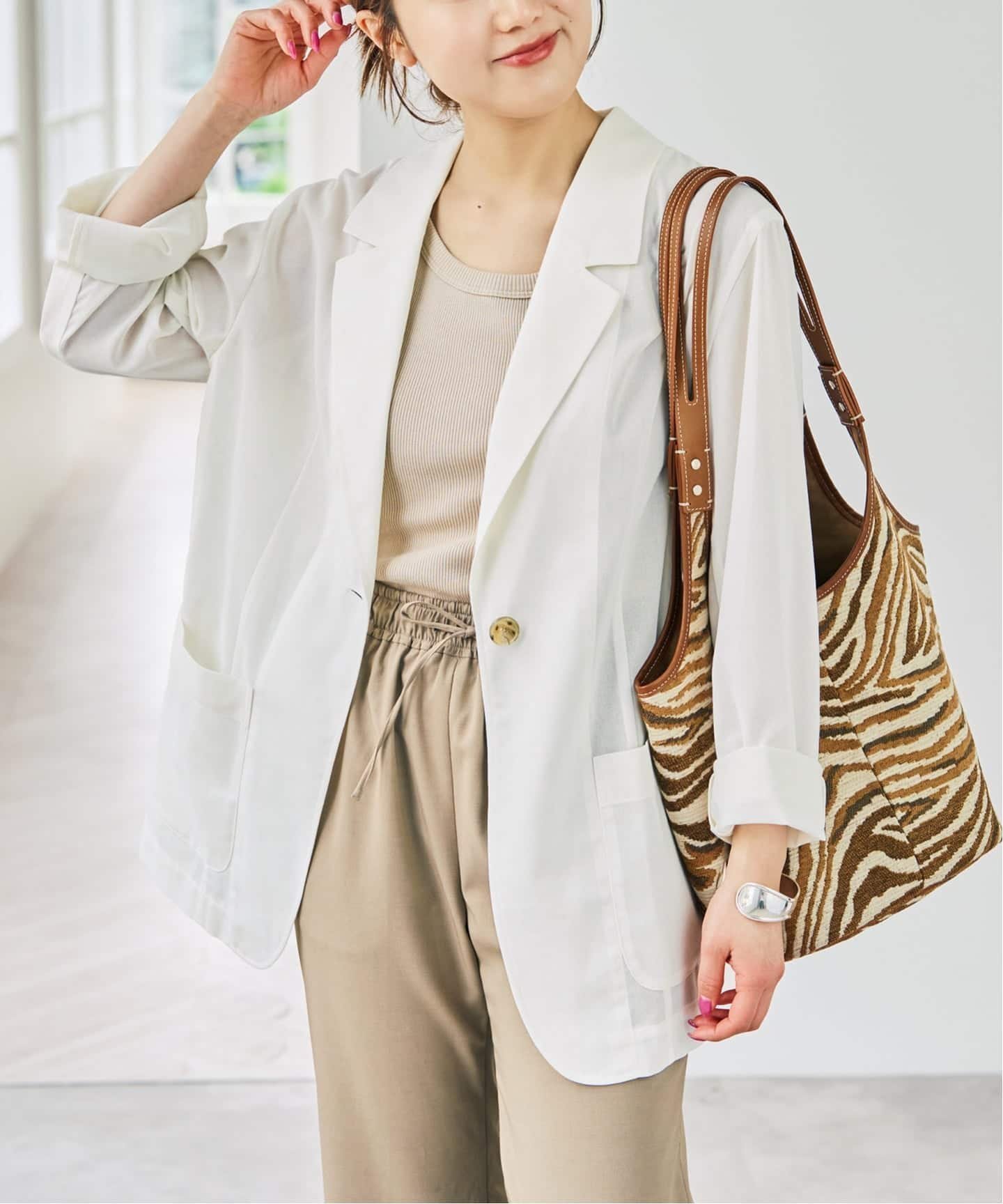 【スピック&スパン/Spick & Span】のシアートロジャケット インテリア・キッズ・メンズ・レディースファッション・服の通販 founy(ファニー) 　ファッション　Fashion　レディースファッション　Fashion for Women　アウター　Coat / Outerwear Collection　レディースジャケット・軽アウター　Jackets　サマー　Summer, Summer Style　スマート　Smart, Elegant　バランス　Balance, Style Balance　ポケット　Pocket, Pocket Detail　エレガント 上品　Elegant　ホワイト|ID: prp329100004963274 ipo3291000000037232912