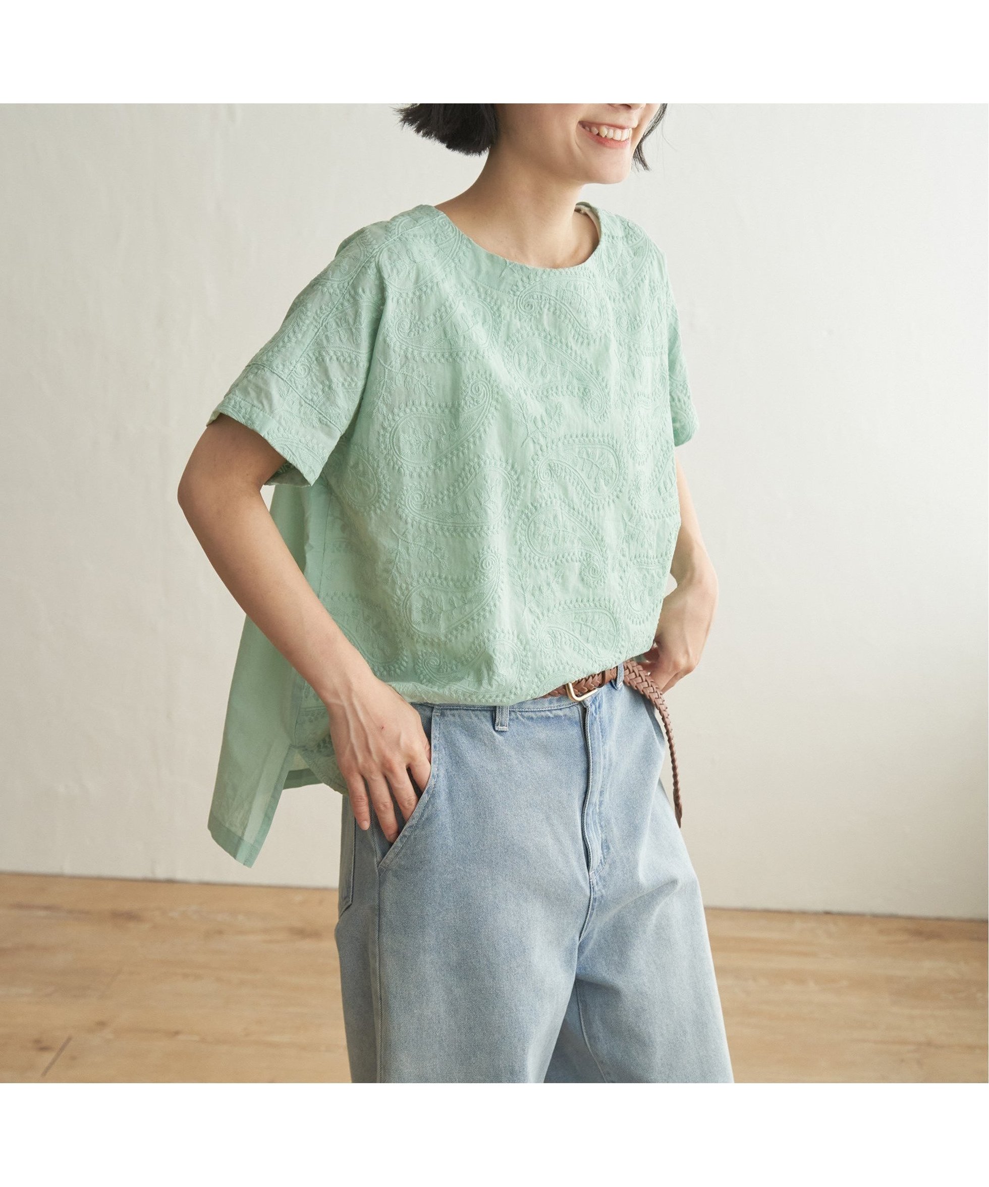 【エルビーシー/LBC】のペイズリーシシュウブラウス インテリア・キッズ・メンズ・レディースファッション・服の通販 founy(ファウニー) 　ファッション　Fashion　レディースファッション　Fashion for Women　トップス・カットソー　Cut & Sew Tops　シャツ・ブラウス・オフィスカジュアル　Elegant Blouses & Button-Ups　バランス　Balance, Style Balance　ペイズリー　Paisley, Ethnic Pattern　ボトム　Bottoms, Lower Wear　エレガント 上品　Elegant　人気　Popular, Best Seller　半袖　Short Sleeve, Half Sleeve　夏　Summer　定番　Standard, Basic Item　無地　Plain, Solid Color　ライトグリーン|ID: prp329100004963883 ipo3291000000037247347