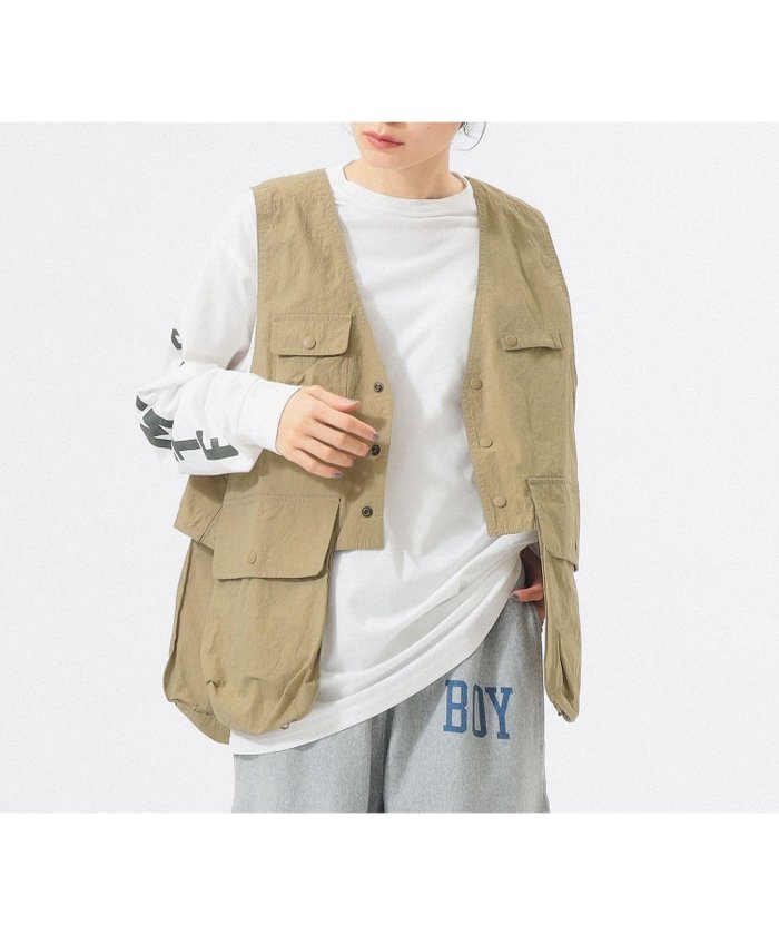 【ビームス ウイメン/BEAMS】のナイロン フィッシング ベスト インテリア・キッズ・メンズ・レディースファッション・服の通販 founy(ファウニー) https://founy.com/ ファッション Fashion レディースファッション Fashion for Women アウター Coat / Outerwear Collection トップス・カットソー Cut & Sew Tops ベスト&ジレ / 重ね着スタイル Vests & Gilets アウトドア Outdoor Clothing カットソー Cut and Sewn Top クラシック Classic, Timeless Style シンプル Simple, Minimal スラックス Slacks, Dress Pants デニム Denim, Jeans Material バランス Balance, Style Balance ベスト Vest, Waistcoat ポケット Pocket, Pocket Detail ロング Long, Long-Length 軽量 Lightweight, Ultra Light |ID: prp329100004967586 ipo3291000000037260118