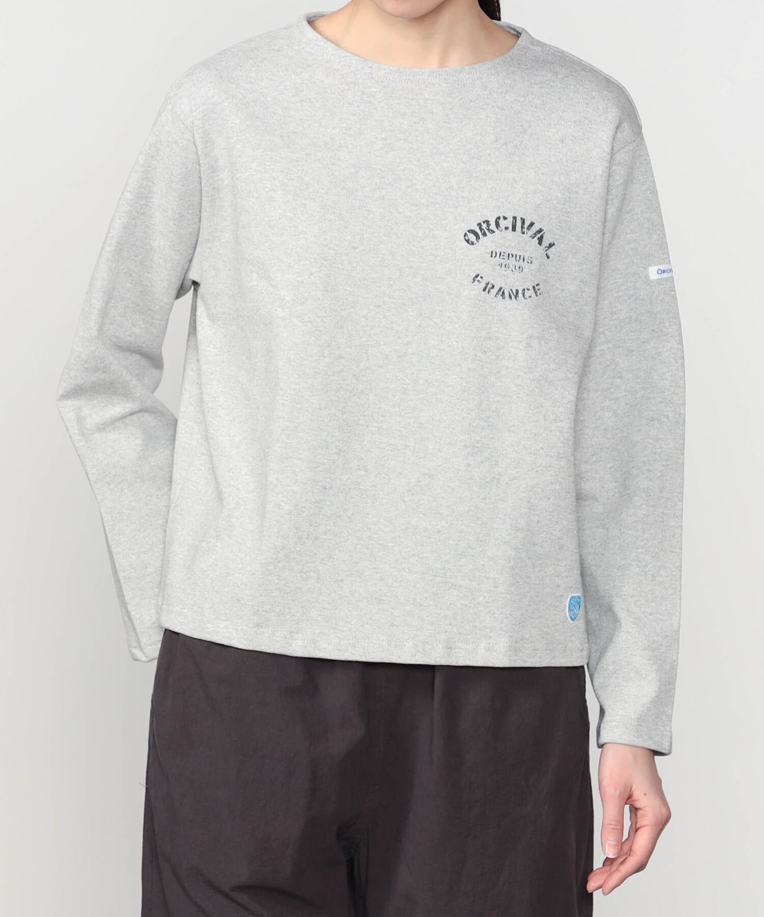 【ビショップ/Bshop】のコットンロード クルーネック ロゴプリントバスクシャツ WOMEN インテリア・キッズ・メンズ・レディースファッション・服の通販 founy(ファウニー) 　ファッション　Fashion　レディースファッション　Fashion for Women　トップス・カットソー　Cut & Sew Tops　シャツ・ブラウス・オフィスカジュアル　Elegant Blouses & Button-Ups　カットソー　Cut and Sewn Top　軽量　Lightweight, Ultra Light　フィット　Fit, Slim Fit　フランス　France, French　フロント　Front, Front Design　プリント　Print, Printed Pattern　ボーダー　Border, Stripe　リラックス　Relax, Relaxed Fit　GREY系1|ID: prp329100004967601 ipo3291000000037260183