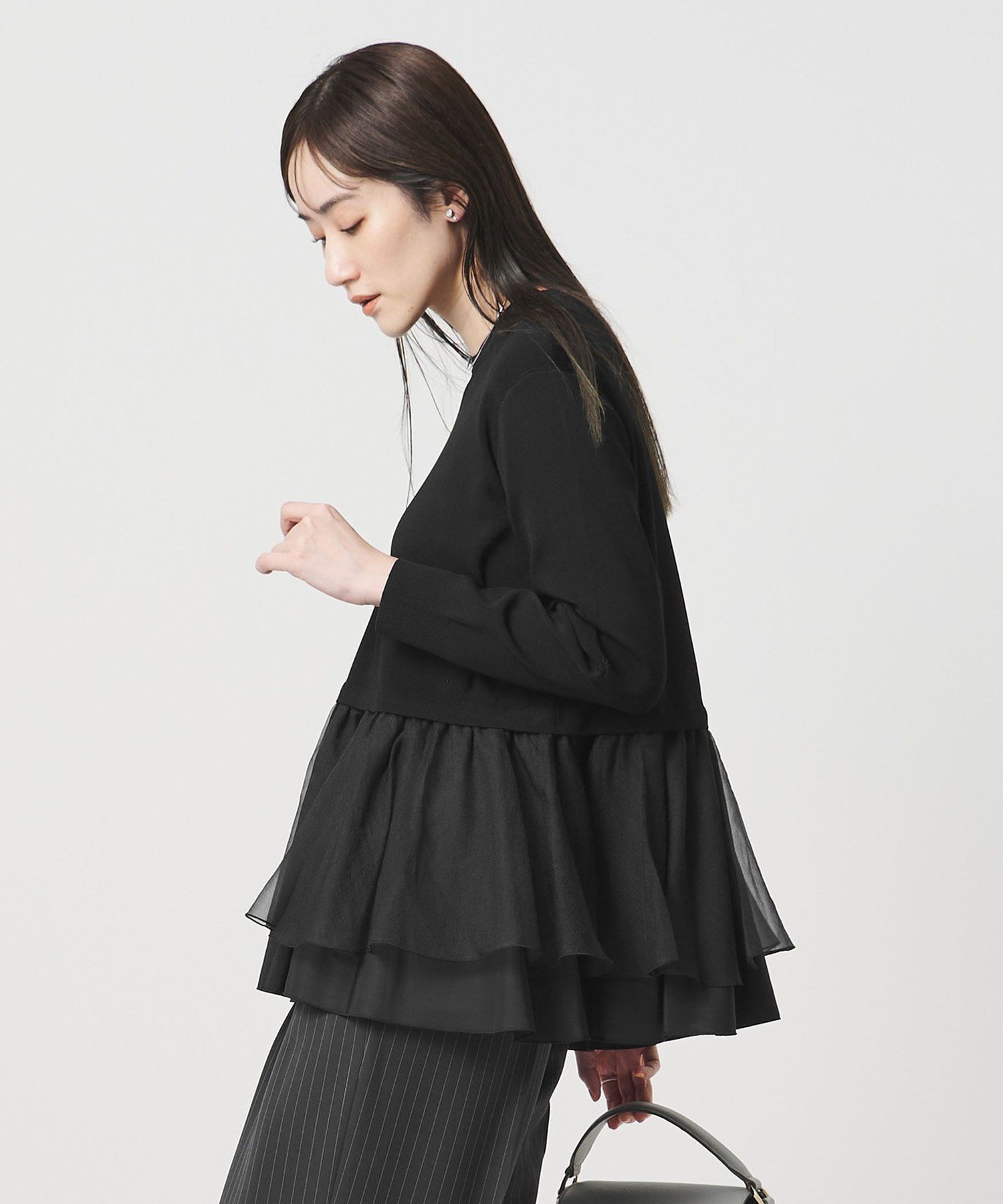 【ユナイテッドアローズ/UNITED ARROWS】のオーガンジー フリルコンビ ニット -ウォッシャブル- インテリア・キッズ・メンズ・レディースファッション・服の通販 founy(ファニー) 　ファッション　Fashion　レディースファッション　Fashion for Women　トップス・カットソー　Cut & Sew Tops　ニット　Knit Tops & Sweaters　ウォッシャブル　Machine Washable　オーガンジー　Organza Fabric　コンビ　Combo, Combination Style　ストレート　Straight, Straight Cut　フリル　Frill, Ruffle　ヘムライン　Hemline, Bottom Cut　エレガント 上品　Elegant　BLACK|ID: prp329100004967621 ipo3291000000037260273