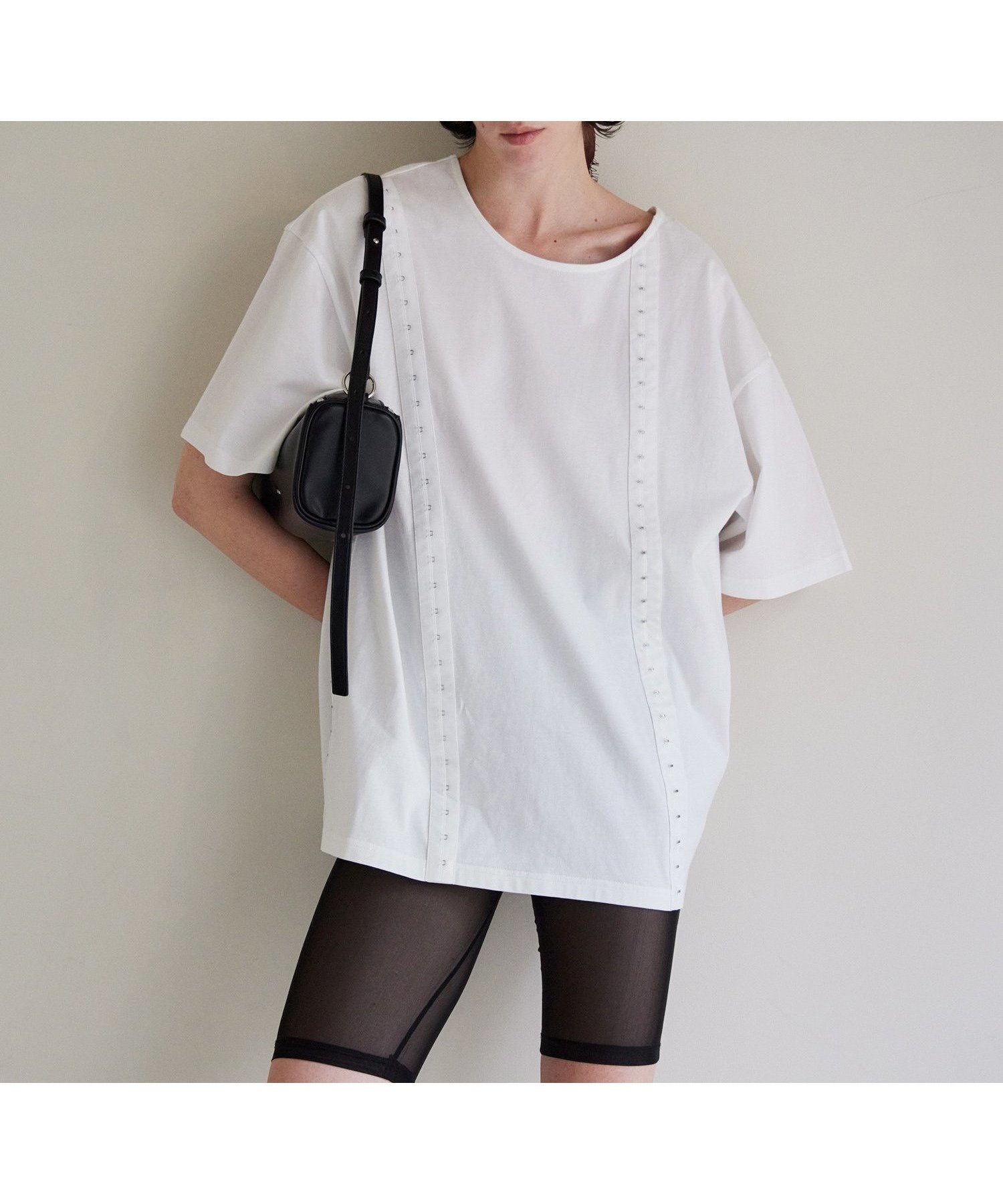 【メゾンスペシャル/MAISON SPECIAL】のHook-and-Eye Big Over T-Shirt / フックアイビッグオーバーTEE インテリア・キッズ・メンズ・レディースファッション・服の通販 founy(ファウニー) 　ファッション　Fashion　レディースファッション　Fashion for Women　トップス・カットソー　Cut & Sew Tops　シャツ・ブラウス・オフィスカジュアル　Elegant Blouses & Button-Ups　ロングTシャツ・Tシャツ　Longline T-Shirts & Tees　アシンメトリー　Asymmetrical Style　ドレープ　Drape, Draping Fabric　ベーシック　Basic, Essential　ランダム　Random, Irregular　WHT|ID: prp329100004967731 ipo3291000000037260758