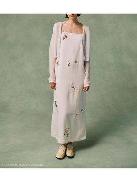 【エミ/emmi】の【emmi×NYBG】サテンキャミワンピース/ハンドウォッシャブル 大人の最旬トレンドファッション＆コーディネート founy(ファウニー) ファッション Fashion レディースファッション Fashion for Women ワンピース Dresses キャミソールワンピース Camisole Dresses インナー Innerwear 春 Spring キャップ Cap, Baseball Cap コレクション Collection, Seasonal Line サテン Satin, Glossy Fabric シンプル Simple, Minimal スマート Smart, Elegant セットアップ Set-Up, Coordinated Outfit ニューヨーク New York, NYC Style プリント Print, Printed Pattern ラバー Rubber, Rubber Sole S/S・春夏 SS, Spring/Summer, Warm Season おすすめ Recommended / Our Picks 夏 Summer |ID:prp329100004971943