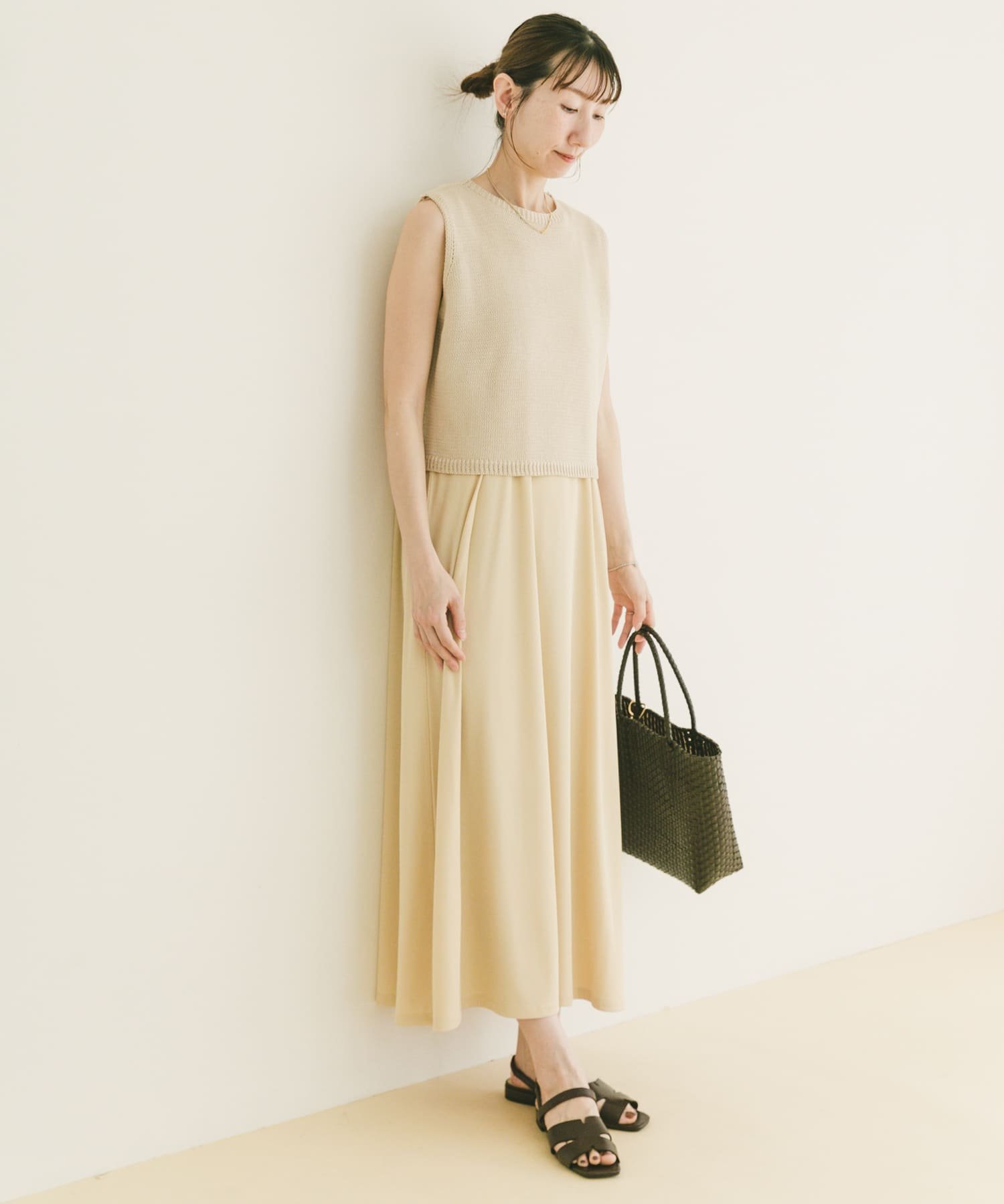【アイテムズアーバンリサーチ/ITEMS URBAN RESEARCH】のニットベストセットノースリーブワンピース インテリア・キッズ・メンズ・レディースファッション・服の通販 founy(ファウニー) 　ファッション　Fashion　レディースファッション　Fashion for Women　アウター　Coat / Outerwear Collection　2026年　2026　2026春夏・S/S　Spring/Summer 2026 SS26　コンパクト　Compact, Small Size　ノースリーブ　Sleeveless, No-Sleeve　バランス　Balance, Style Balance　ベスト　Vest, Waistcoat　夏　Summer　S/S・春夏　SS, Spring/Summer, Warm Season　ベージュ|ID: prp329100004972299 ipo3291000000037284902