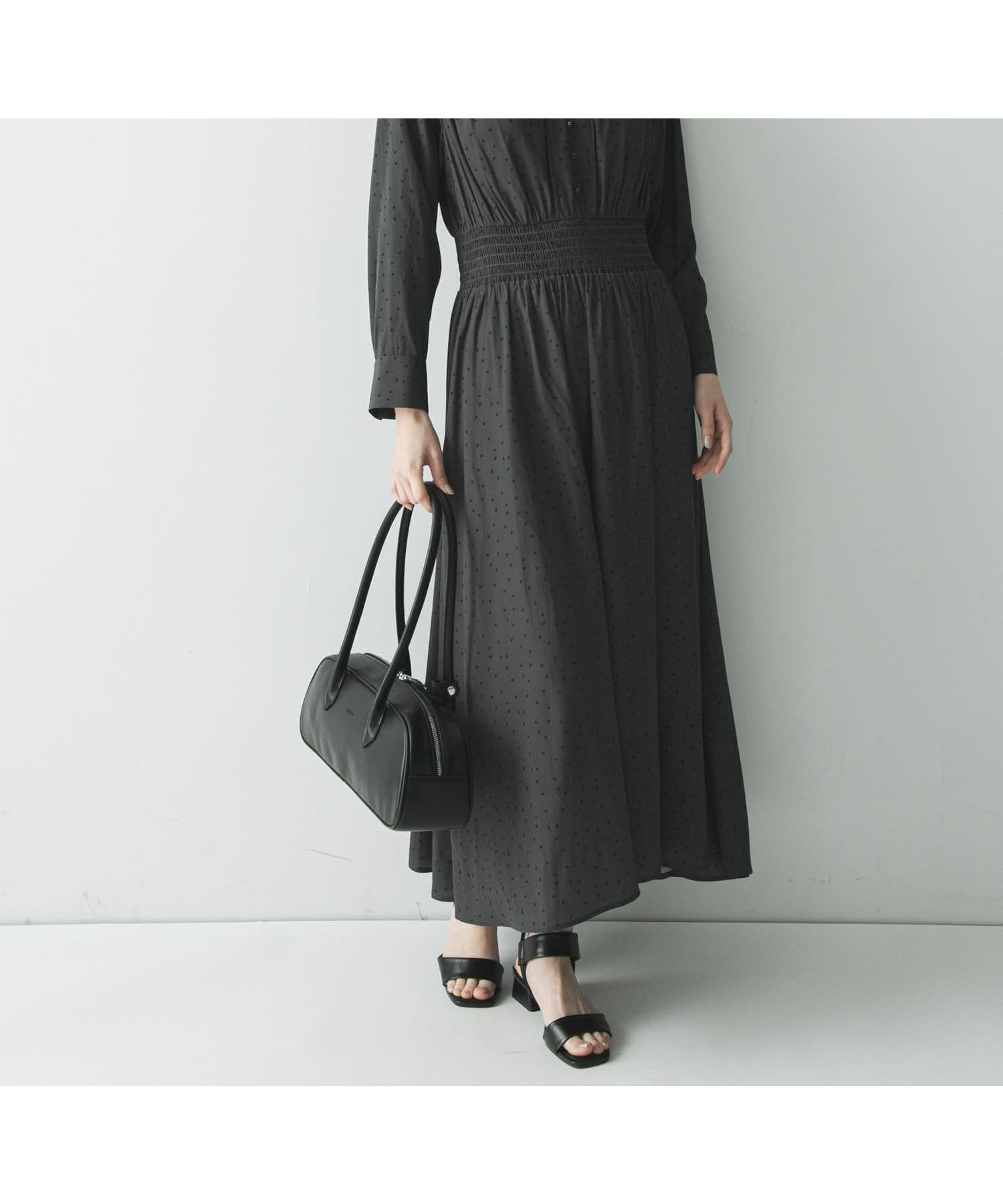 【アーバンリサーチ/URBAN RESEARCH】のウエストシャーリングドットワンピース インテリア・キッズ・メンズ・レディースファッション・服の通販 founy(ファウニー) 　ファッション　Fashion　レディースファッション　Fashion for Women　ワンピース　Dresses　クラシカル　Classical, Vintage-Inspired　シャーリング　Shirring, Ruched　ジャケット　Jacket, Outerwear　スマート　Smart, Elegant　ドット　Polka Dot, Dot Pattern　ハイネック　High Neck, Mock Neck　フロント　Front, Front Design　ブラウジング　Blouson Silhouette, Cinched Waist　S/S・春夏　SS, Spring/Summer, Warm Season　夏　Summer　2026年　2026　2026春夏・S/S　Spring/Summer 2026 SS26　チャコールグレー|ID: prp329100004973146 ipo3291000000037288807