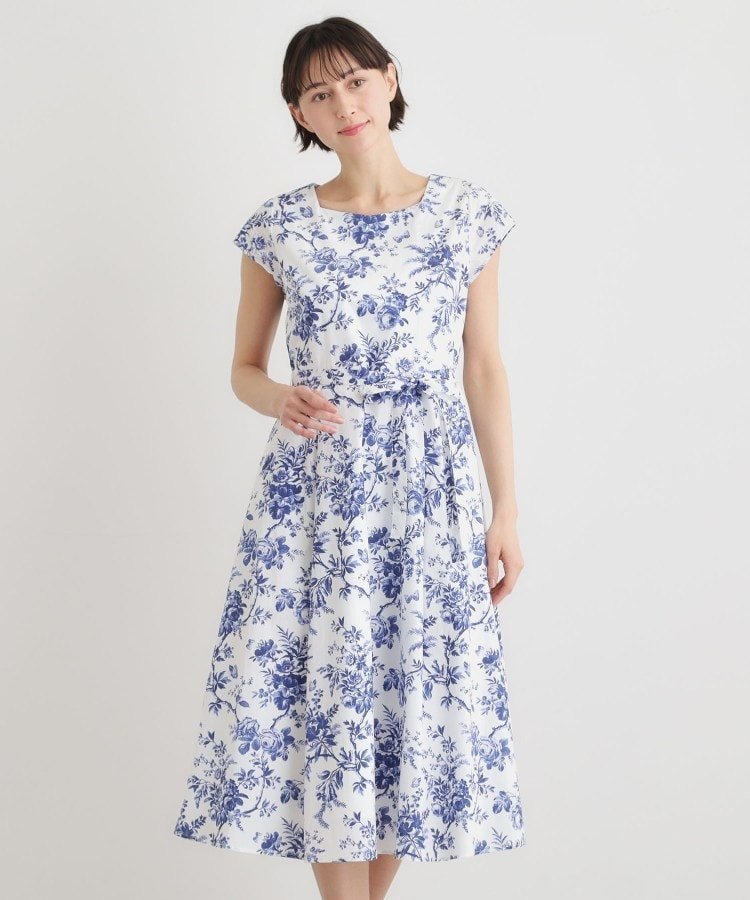【ローラアシュレイ/LAURA ASHLEY】の【洗える/コットン100%/3colors/同柄アイテムあり】ウォールド ガーデン柄ワンピース インテリア・キッズ・メンズ・レディースファッション・服の通販 founy(ファウニー) 　ファッション　Fashion　レディースファッション　Fashion for Women　ワンピース　Dresses　春　Spring　洗える　Machine Washable　カーディガン　Cardigan, Knitwear　ガーデン　Garden, Gardening　サンダル　Sandals, Summer Shoes　スニーカー　Sneakers, Trainers　スマート　Smart, Elegant　スリーブ　Sleeve, Long Sleeve / Short Sleeve　デコルテ　Décolleté, Neckline　フレンチ　French, French Style　ボタニカル　Botanical, Floral Pattern　ポケット　Pocket, Pocket Detail　リボン　Ribbon, Bow　S/S・春夏　SS, Spring/Summer, Warm Season　おすすめ　Recommended / Our Picks　夏　Summer　旅行　Travel　ブルー|ID: prp329100004973228 ipo3291000000037289268