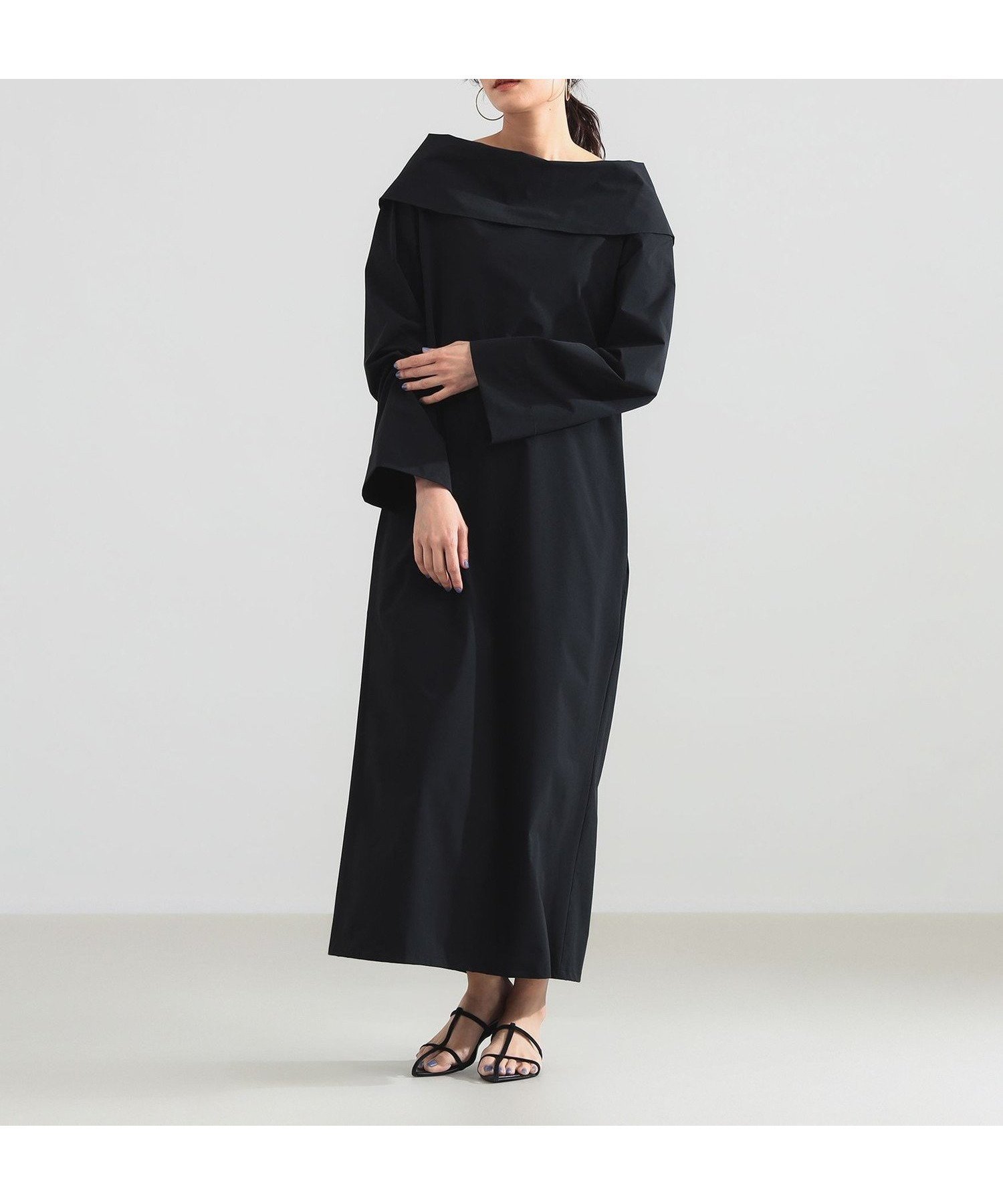 【デミルクス ビームス/Demi-Luxe BEAMS】のオフショルダー ロングワンピース インテリア・キッズ・メンズ・レディースファッション・服の通販 founy(ファウニー) 　ファッション　Fashion　レディースファッション　Fashion for Women　ワンピース　Dresses　サンダル　Sandals, Summer Shoes　シューズ　Shoes, Footwear　スリット　Slit, Slit Detail　タイプライター　Typewriter Fabric, Crisp Cotton　デコルテ　Décolleté, Neckline　フラット　Flat, Flat Shoes　リラックス　Relax, Relaxed Fit　ロング　Long, Long-Length　おすすめ　Recommended / Our Picks　エレガント 上品　Elegant　BLACK|ID: prp329100004973299 ipo3291000000037289548