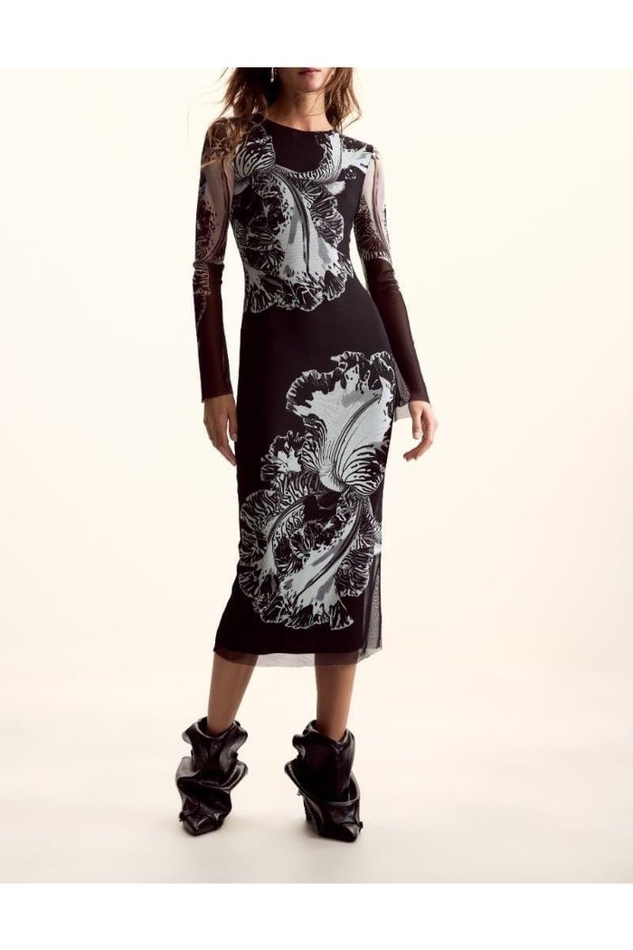 【デシグアル/Desigual】のM. Christian Lacroixによってデザインされたロングドレス by クリスチャン・ラクロワ インテリア・キッズ・メンズ・レディースファッション・服の通販 founy(ファウニー) https://founy.com/ ファッション Fashion レディースファッション Fashion for Women ワンピース Dresses フォーマル・パーティードレス・結婚式用ドレス Elegant & Casual Dresses カラフル Colorful Design シューズ Shoes, Footwear デニム Denim, Jeans Material ドレス Dress, One-Piece パターン Pattern, Design Print パッチワーク Patchwork, Mixed Fabric プリント Print, Printed Pattern メンズ Men's, Menswear ロング Long, Long-Length |ID: prp329100004973421 ipo3291000000037290035