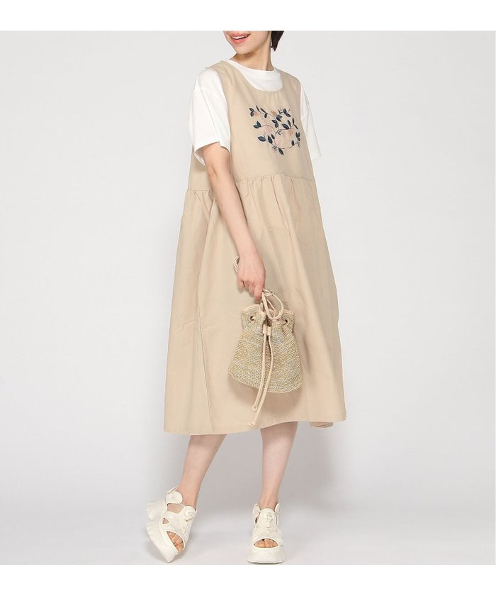 【クラウドナイン/cloudnine】のcloudnine/刺繍入りギャザーワンピースエプロン ナチュラルカラー ジャンスカ ノースリーブワンピース インテリア・キッズ・メンズ・レディースファッション・服の通販 founy(ファウニー) https://founy.com/ ファッション Fashion レディースファッション Fashion for Women ワンピース Dresses エンブロイダリー Embroidery Design ギャザー Gathered, Ruffled ノースリーブ Sleeveless, No-Sleeve リラックス Relax, Relaxed Fit エレガント 上品 Elegant |ID: prp329100004973425 ipo3291000000037290057