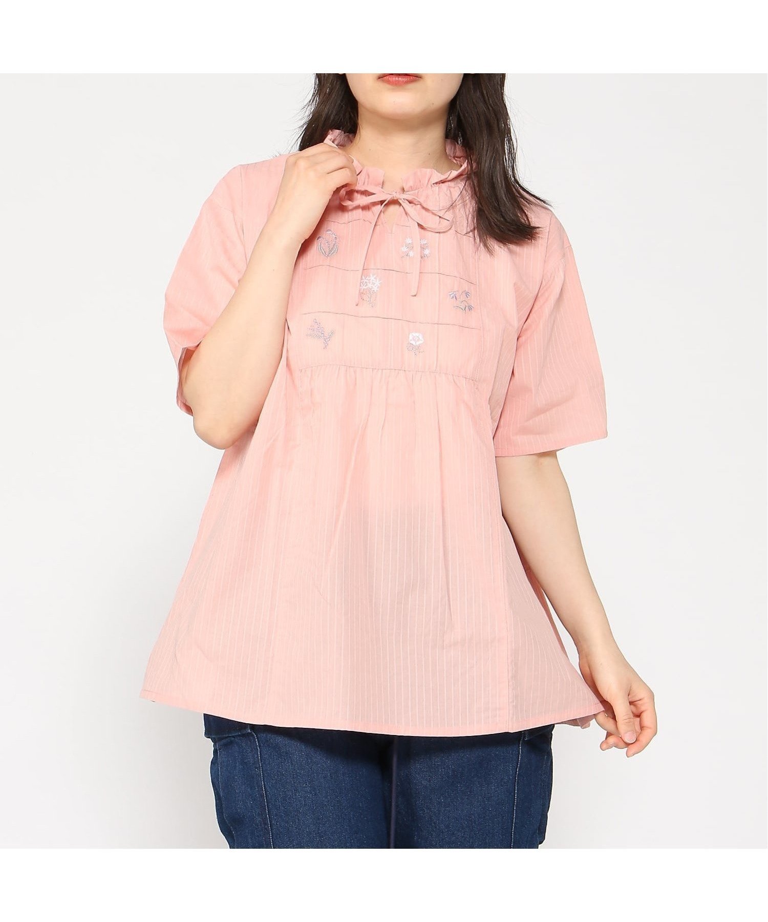 【クラウドナイン/cloudnine】のcloudnine/【2026 新作】花刺繍ネックフリルチュニック リボン付きコットンブラウス 綿100% 体型カバー インテリア・キッズ・メンズ・レディースファッション・服の通販 founy(ファウニー) 　ファッション　Fashion　レディースファッション　Fashion for Women　トップス・カットソー　Cut & Sew Tops　シャツ・ブラウス・オフィスカジュアル　Elegant Blouses & Button-Ups　エンブロイダリー　Embroidery Design　ストレート　Straight, Straight Cut　バランス　Balance, Style Balance　フォルム　Silhouette, Form　フラワー　Flower, Floral　モチーフ　Motif, Design Theme　リボン　Ribbon, Bow　10 ピンク|ID: prp329100004973455 ipo3291000000037290178