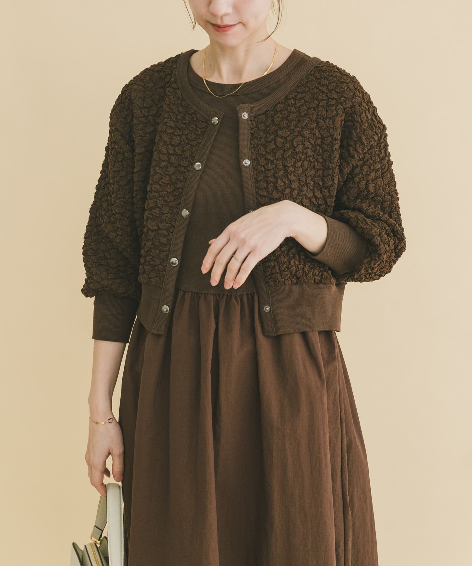 【アイテムズアーバンリサーチ/ITEMS URBAN RESEARCH】のフクレジャガードセットワンピ インテリア・キッズ・メンズ・レディースファッション・服の通販 founy(ファウニー) 　ファッション　Fashion　レディースファッション　Fashion for Women　ワンピース　Dresses　2026年　2026　2026春夏・S/S　Spring/Summer 2026 SS26　カーディガン　Cardigan, Knitwear　ショート　Short, Short Length　シンプル　Simple, Minimal　バランス　Balance, Style Balance　ロング　Long, Long-Length　夏　Summer　S/S・春夏　SS, Spring/Summer, Warm Season　ブラウン|ID: prp329100004973678 ipo3291000000037291057
