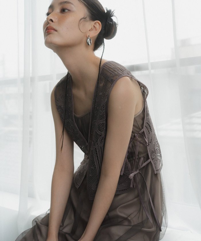 【アンドレスド/ANDRESD】の【2点セット】結婚式・二次会対応 レースレイヤードドレス インテリア・キッズ・メンズ・レディースファッション・服の通販 founy(ファウニー) https://founy.com/ ファッション Fashion レディースファッション Fashion for Women ワンピース Dresses フォーマル・パーティードレス・結婚式用ドレス Elegant & Casual Dresses インナー Innerwear エアリー Airy Texture ショート Short, Short Length チュール Tulip, Tulip Motif ドレス Dress, One-Piece バランス Balance, Style Balance フロント Front, Front Design ベスト Vest, Waistcoat レース Lace, Lace Fabric おすすめ Recommended / Our Picks セレモニー Ceremony 結婚式 Wedding 披露宴 Wedding Reception 二次会 After Party |ID: prp329100004973887 ipo3291000000037291885