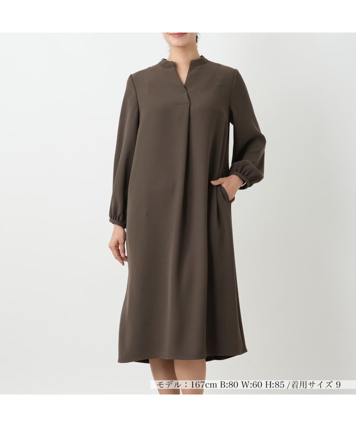 【レリアン/LEILIAN】の洗えるハイネックワンピース インテリア・キッズ・メンズ・レディースファッション・服の通販 founy(ファウニー) https://founy.com/ ファッション Fashion レディースファッション Fashion for Women ワンピース Dresses ウォッシャブル Machine Washable クラシカル Classical, Vintage-Inspired スリット Slit, Slit Detail スリーブ Sleeve, Long Sleeve / Short Sleeve ハイネック High Neck, Mock Neck ポケット Pocket, Pocket Detail リラックス Relax, Relaxed Fit エレガント 上品 Elegant 洗える Machine Washable 秋 Autumn |ID: prp329100004973957 ipo3291000000037292112