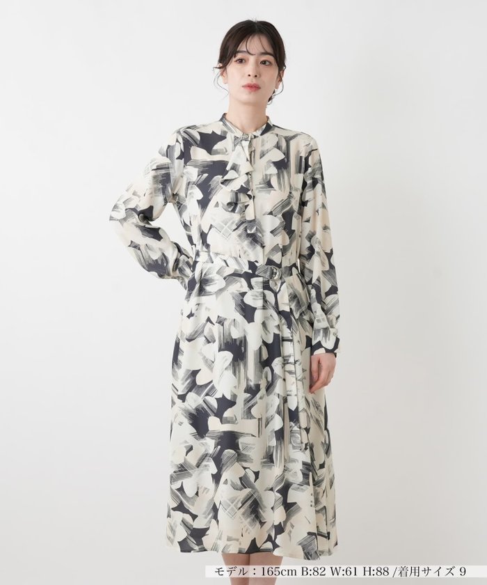 【レリアン/LEILIAN】のラッフルボウタイプリントワンピース インテリア・キッズ・メンズ・レディースファッション・服の通販 founy(ファウニー) https://founy.com/ ファッション Fashion レディースファッション Fashion for Women ワンピース Dresses アンダー Underwear Essentials ウォッシャブル Machine Washable エレガント 上品 Elegant フェミニン Feminine, Girly フラワー Flower, Floral フロント Front, Front Design プリント Print, Printed Pattern ポケット Pocket, Pocket Detail 夏 Summer |ID: prp329100004974069 ipo3291000000037292462