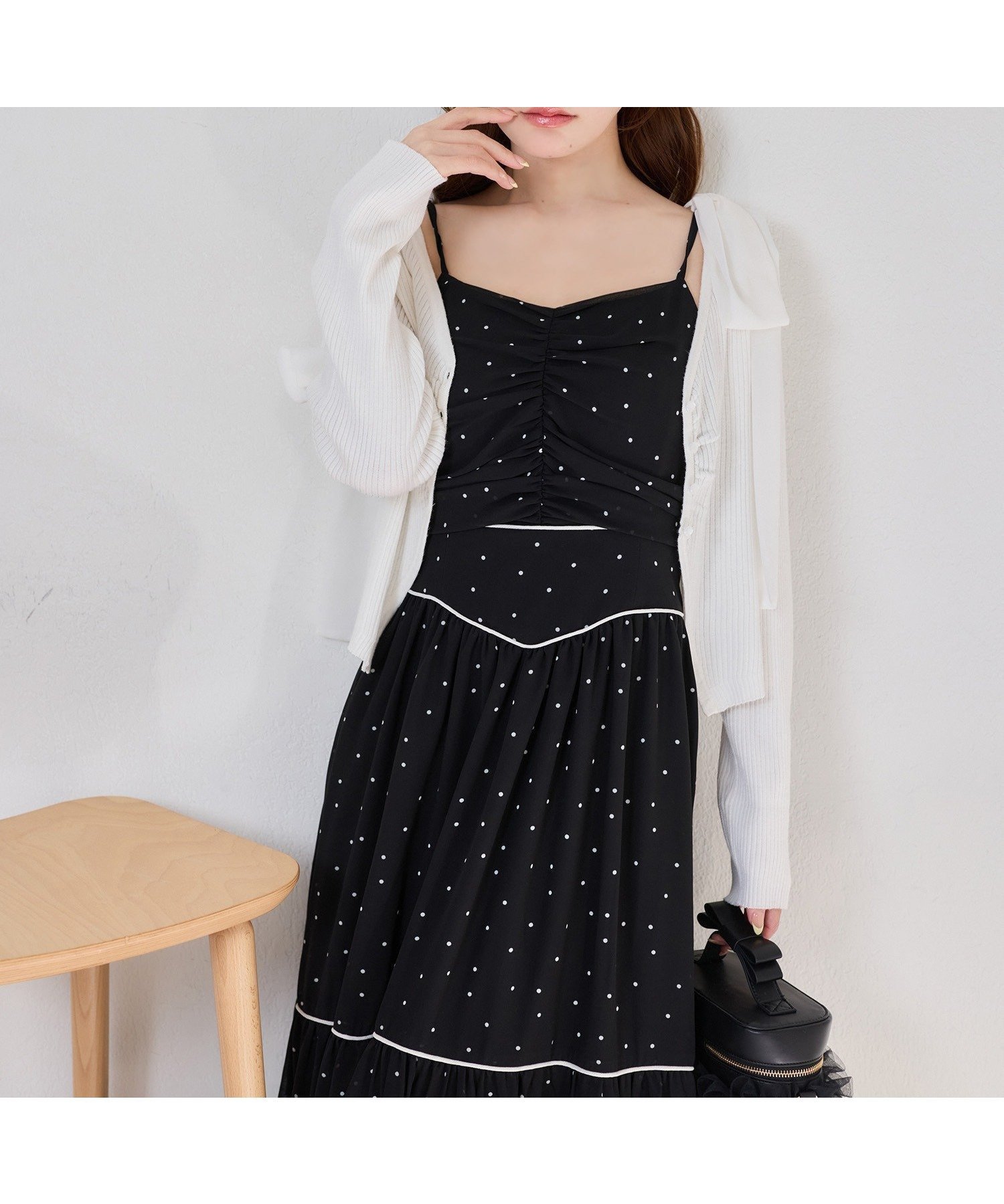 【ナイスクラップ/NICE CLAUP】のカーディガンセット配色ワンピース インテリア・キッズ・メンズ・レディースファッション・服の通販 founy(ファウニー) 　ファッション　Fashion　レディースファッション　Fashion for Women　ワンピース　Dresses　2026年　2026　2026春夏・S/S　Spring/Summer 2026 SS26　おすすめ　Recommended / Our Picks　カーディガン　Cardigan, Knitwear　ガーリー　Girly, Feminine Style　シューズ　Shoes, Footwear　スウェット / スエット　Sweatshirt, Sweatwear　ダウン　Down, Puffer　デニム　Denim, Jeans Material　バレエ　Ballet, Ballet Style　フェミニン　Feminine, Girly　フロント　Front, Front Design　リボン　Ribbon, Bow　ロング　Long, Long-Length　エレガント 上品　Elegant　ブラック系その他|ID: prp329100004974091 ipo3291000000037292542
