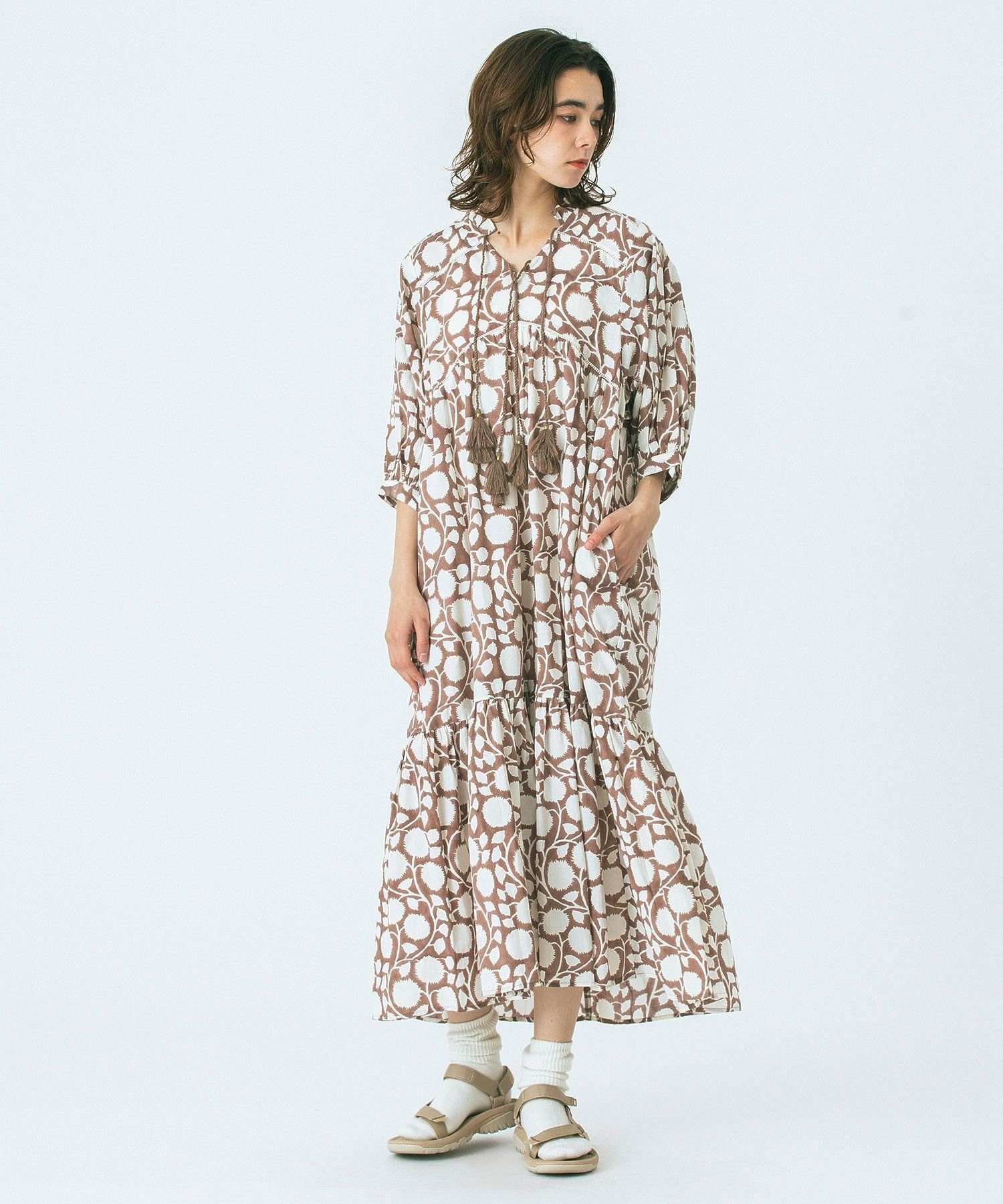 【ローズバッド/ROSE BUD】のBLOCK PRINT SMOCK OP インテリア・キッズ・メンズ・レディースファッション・服の通販 founy(ファウニー) 　ファッション　Fashion　レディースファッション　Fashion for Women　ワンピース　Dresses　アクセサリー　Fashion Accessories　インド　Indian Textile　ヴィンテージ　Vintage Style　コレクション　Collection, Seasonal Line　サンダル　Sandals, Summer Shoes　スニーカー　Sneakers, Trainers　スモック　Smock, Smock Dress　時計　Watch, Wristwatch　ネップ　Nepp, Slub Yarn　人気　Popular, Best Seller　ブロック　Block, Solid Block Pattern　プリント　Print, Printed Pattern　モダン　Modern, Contemporary　リゾート　Resort, Vacation Style　ルーズ　Loose, Oversized　ワイド　Wide, Wide Fit　おすすめ　Recommended / Our Picks　夏　Summer　BROWN|ID: prp329100004974121 ipo3291000000037292653