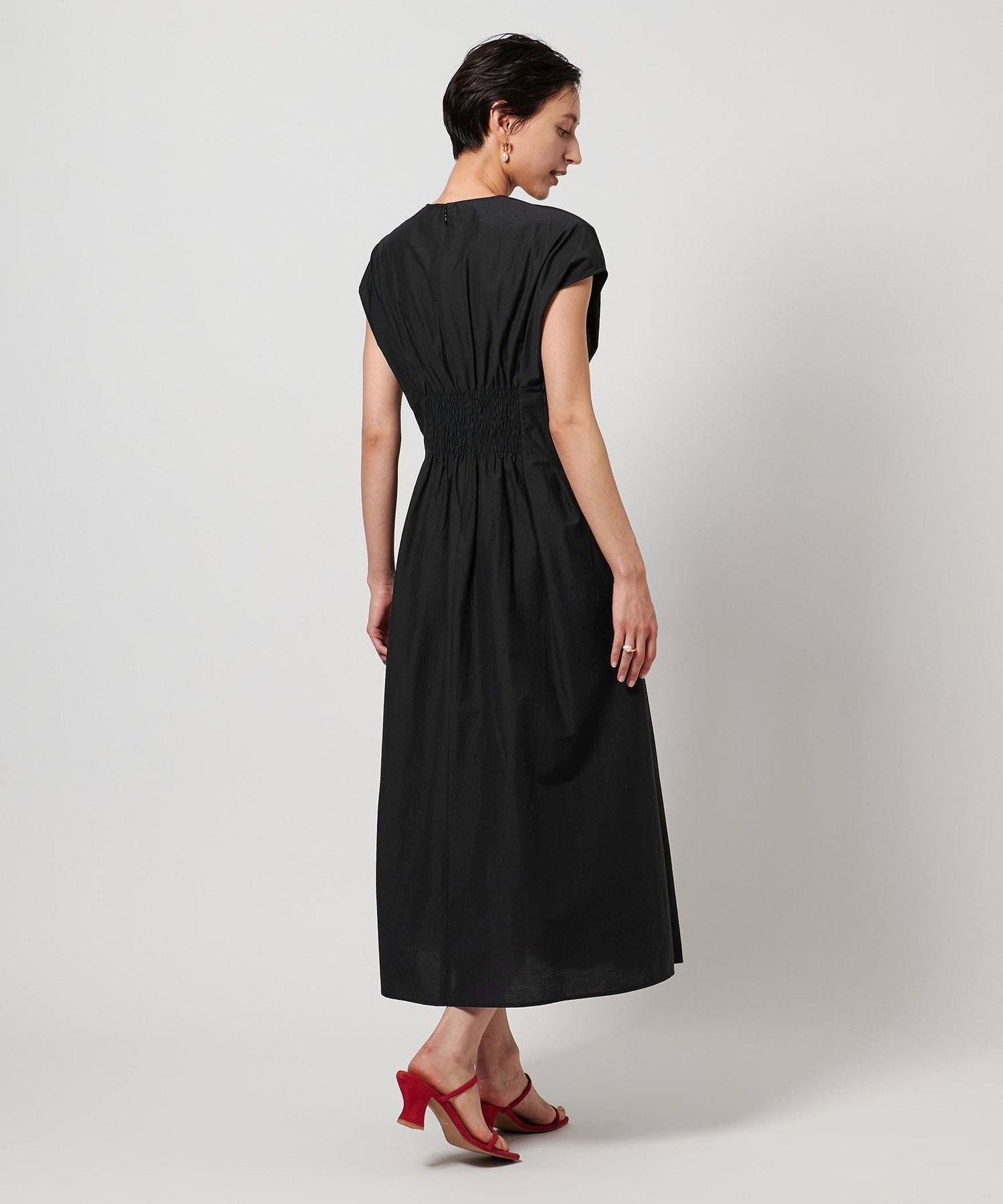 【ユナイテッドアローズ/UNITED ARROWS】のMANTECO POP ワンピース インテリア・キッズ・メンズ・レディースファッション・服の通販 founy(ファウニー) 　ファッション　Fashion　レディースファッション　Fashion for Women　ワンピース　Dresses　アンダー　Underwear Essentials　カーディガン　Cardigan, Knitwear　シャーリング　Shirring, Ruched　ジャケット　Jacket, Outerwear　フィット　Fit, Slim Fit　フレア　Flare, Flared　リゾート　Resort, Vacation Style　アウトレット　Outlet / Clearance　エレガント 上品　Elegant　BLACK|ID: prp329100004974249 ipo3291000000037293094