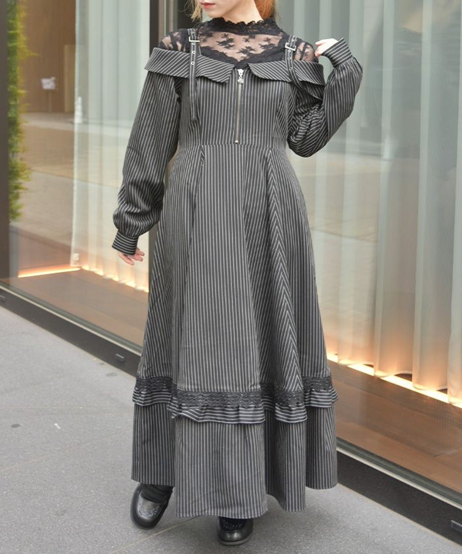 【アクシーズファム/axes femme】のオフショル風ワンピース インテリア・キッズ・メンズ・レディースファッション・服の通販 founy(ファウニー) 　ファッション　Fashion　レディースファッション　Fashion for Women　ワンピース　Dresses　スニーカー　Sneakers, Trainers　フリル　Frill, Ruffle　ラップ　Wrap, Wrap Design　エレガント 上品　Elegant　切替　Switching, Contrast Panel　黒|ID: prp329100004974298 ipo3291000000037293268