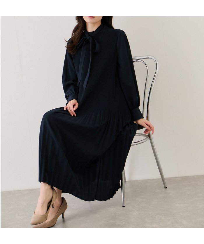 【ジャイロ/JAYRO】のボウタイプリーツワンピース インテリア・キッズ・メンズ・レディースファッション・服の通販 founy(ファウニー) https://founy.com/ ファッション Fashion レディースファッション Fashion for Women ワンピース Dresses アクセサリー Fashion Accessories エレガント 上品 Elegant カーディガン Cardigan, Knitwear クラシカル Classical, Vintage-Inspired ジャケット Jacket, Outerwear ツイード Twill, Twill Weave ネックレス Necklace, Pendant Necklace パール Pearl, Pearl Accent プリーツ Pleats, Pleated ポケット Pocket, Pocket Detail メタル Metal, Metal Parts ヨーク Yoke, Yoke Design リボン Ribbon, Bow ロング Long, Long-Length 冬 Winter / This Winter A/W・秋冬 Autumn/Winter セレモニー Ceremony 結婚式 Wedding 二次会 After Party |ID: prp329100004974311 ipo3291000000037293310