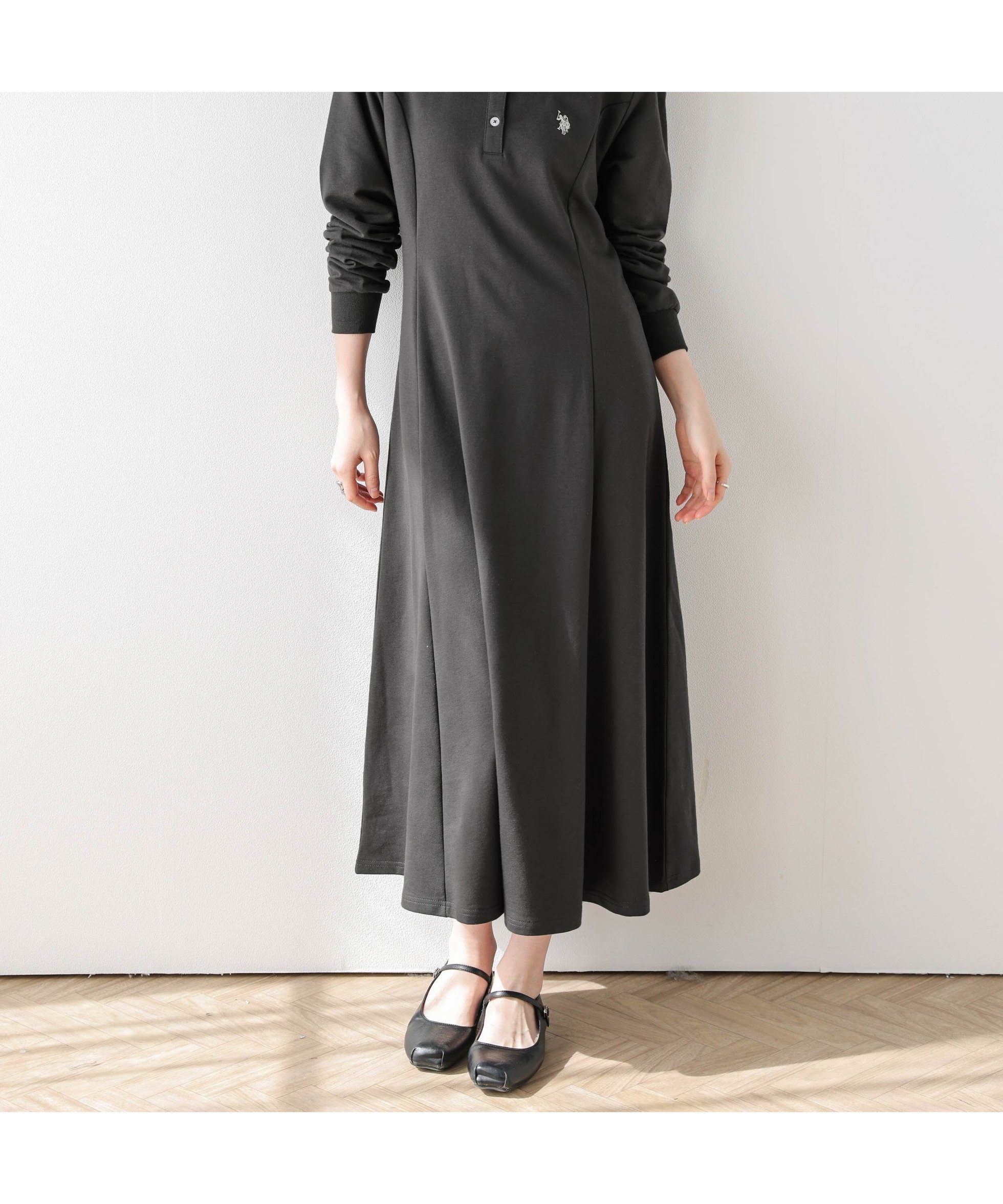【ラジュール/Lajour】のU.S. POLO ASSN. ワンポイント刺繍ワンピース インテリア・キッズ・メンズ・レディースファッション・服の通販 founy(ファウニー) 　ファッション　Fashion　レディースファッション　Fashion for Women　ワンピース　Dresses　2026年　2026　2026春夏・S/S　Spring/Summer 2026 SS26　クラシカル　Classical, Vintage-Inspired　フレア　Flare, Flared　ロング　Long, Long-Length　ワンポイント　One Point, Statement Accent　別注　Limited Edition, Custom Order　定番　Standard, Basic Item　ダークグレー|ID: prp329100004974347 ipo3291000000037293431