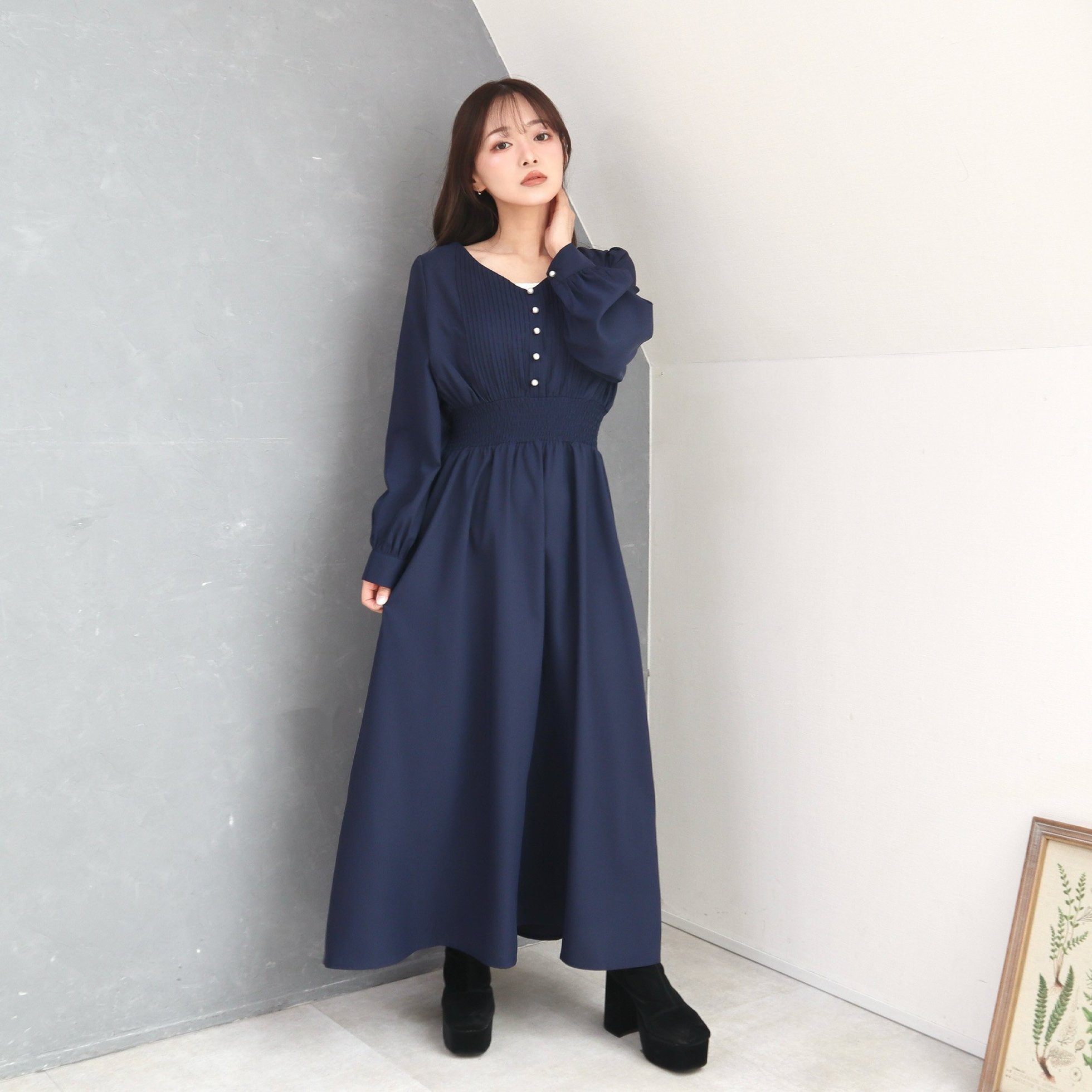 【セシルマクビー/CECIL McBEE】の胸元プリーツワンピース インテリア・キッズ・メンズ・レディースファッション・服の通販 founy(ファウニー) 　ファッション　Fashion　レディースファッション　Fashion for Women　ワンピース　Dresses　エレガント 上品　Elegant　パール　Pearl, Pearl Accent　フロント　Front, Front Design　プリーツ　Pleats, Pleated　ロング　Long, Long-Length　ネイビー|ID: prp329100004974508 ipo3291000000037293989