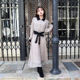 【セシルマクビー/CECIL McBEE】のバイアス柄クレリックシャツワンピース 大人の最旬トレンドファッション＆コーディネート founy(ファウニー) ファッション Fashion レディースファッション Fashion for Women ワンピース Dresses シャツワンピース / 1枚で着映えコーデ Shirt Dresses ガーリー Girly, Feminine Style クラシカル Classical, Vintage-Inspired サンダル Sandals, Summer Shoes ショート Short, Short Length バイアス Bias, Diagonal Cut リボン Ribbon, Bow |ID:prp329100004974511