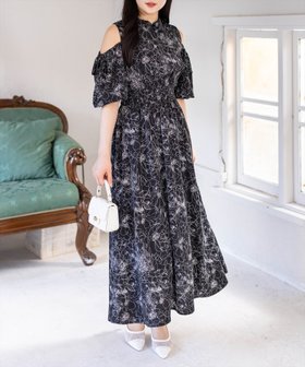 【クリア/clear】の花柄オープンショルダーフレアワンピース 大人の最旬トレンドファッション＆コーディネート founy(ファウニー) ファッション Fashion レディースファッション Fashion for Women ワンピース Dresses 春 Spring カーディガン Cardigan, Knitwear サンダル Sandals, Summer Shoes シャーリング Shirring, Ruched シューズ Shoes, Footwear ショルダー Shoulder, Shoulder Strap ジャケット Jacket, Outerwear ダウン Down, Puffer フラット Flat, Flat Shoes フレア Flare, Flared プリント Print, Printed Pattern ロング Long, Long-Length S/S・春夏 SS, Spring/Summer, Warm Season 再入荷 Restock / Back in Stock おすすめ Recommended / Our Picks 夏 Summer 旅行 Travel エレガント 上品 Elegant |ID:prp329100004974536