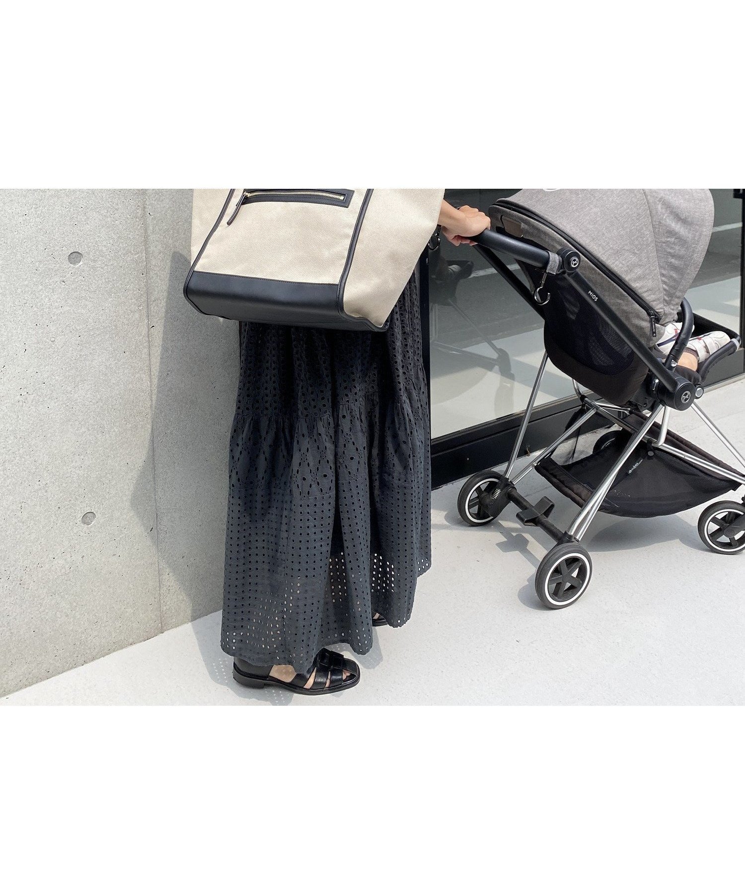 【スーパーサンクスボックス/SUPERTHANKS BOX / KIDS】のバイカラーキャンバスマザーズバッグ インテリア・キッズ・メンズ・レディースファッション・服の通販 founy(ファウニー) 　ファッション　Fashion　キッズファッション　Fashion for Kids　キャンバス　Canvas, Canvas Fabric　軽量　Lightweight, Ultra Light　スマート　Smart, Elegant　財布　Wallet, Purse　手帳　Planner, Notebook　フロント　Front, Front Design　ポケット　Pocket, Pocket Detail　おすすめ　Recommended / Our Picks　エレガント 上品　Elegant　ビジネス 仕事 通勤　Business / Work / Commuting　NATURAL/BLACK|ID: prp329100004974656 ipo3291000000037294773