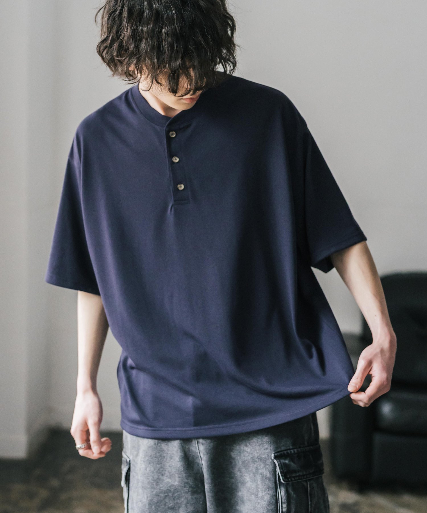 【ロッキーモンロー/Rocky Monroe】のAIR TEC+ 接触冷感・遮熱・UVカット 多機能ヘンリーネック半袖Tシャツ インテリア・キッズ・メンズ・レディースファッション・服の通販 founy(ファウニー) 　ファッション　Fashion　レディースファッション　Fashion for Women　トップス・カットソー　Cut & Sew Tops　シャツ・ブラウス・オフィスカジュアル　Elegant Blouses & Button-Ups　ロングTシャツ・Tシャツ　Longline T-Shirts & Tees　アウトドア　Outdoor Clothing　ウッド　Wooden Design　カットソー　Cut and Sewn Top　吸水　Absorbent, Quick-Dry　シンプル　Simple, Minimal　トレンド　Trend, Trending Now　バランス　Balance, Style Balance　ブロック　Block, Solid Block Pattern　半袖　Short Sleeve, Half Sleeve　ワイド　Wide, Wide Fit　再入荷　Restock / Back in Stock　夏　Summer　ネイビー|ID: prp329100004974842 ipo3291000000037295517