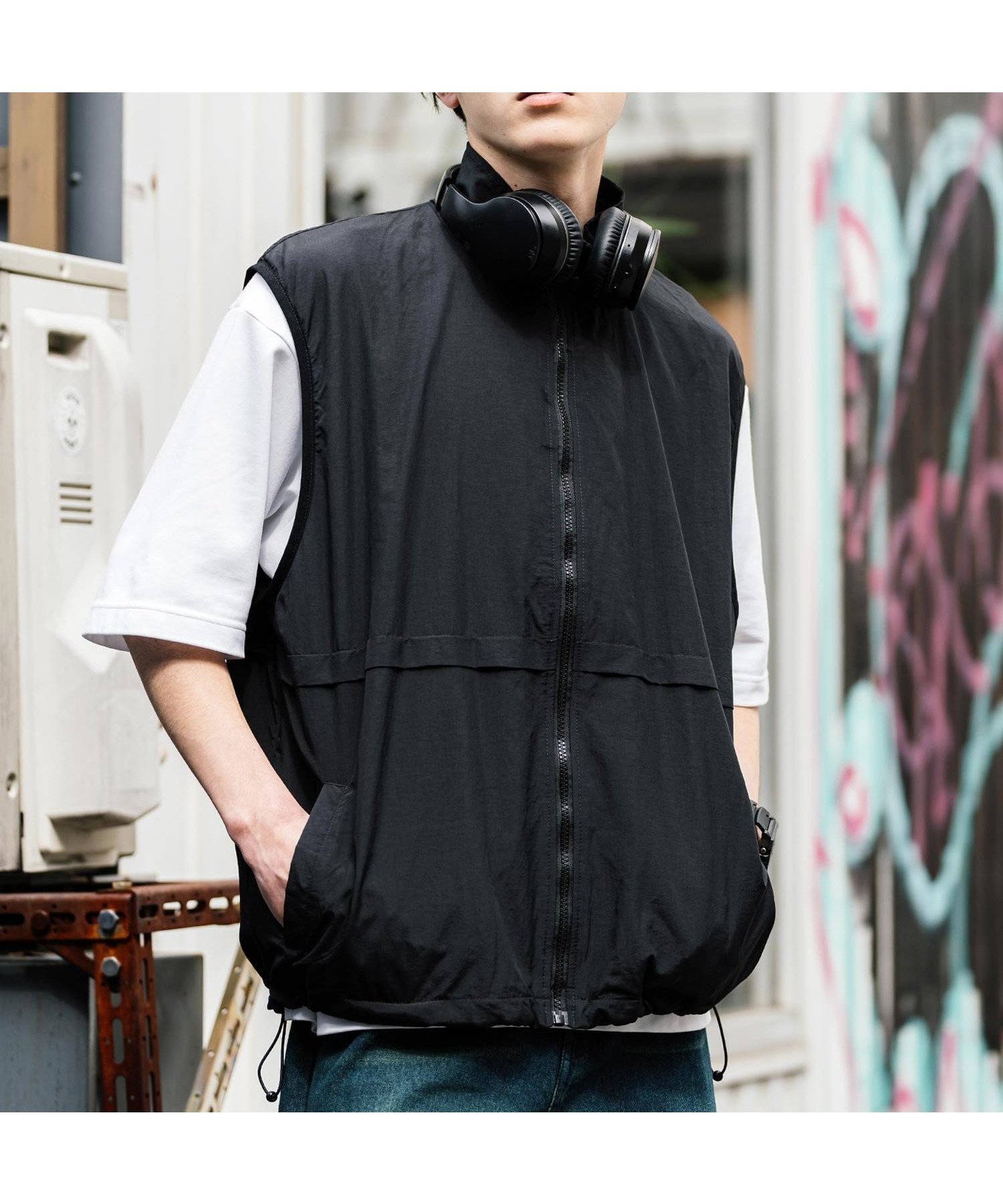 【ロッキーモンロー/Rocky Monroe】の裏メッシュスタンドネック前開きナイロンベスト 大人の最旬トレンドファッション＆コーディネート founy(ファウニー) 　ファッション　Fashion　レディースファッション　Fashion for Women　アウター　Coat / Outerwear Collection　トップス・カットソー　Cut & Sew Tops　ベスト&ジレ / 重ね着スタイル　Vests & Gilets　アウトドア　Outdoor Clothing　軽量　Lightweight, Ultra Light　シンプル　Simple, Minimal　ジップ　Zip, Zipper　スタンド　Stand Collar, Upright Stand　ドローコード　Drawcord, Drawstring Cord　パイピング　Piping, Trim Design　ベスト　Vest, Waistcoat　ベーシック　Basic, Essential　メッシュ　Mesh, Net Fabric　メンズ　Men's, Menswear　おすすめ　Recommended / Our Picks　 other-1|ID: prp329100004974865 ipo3291000000037295617