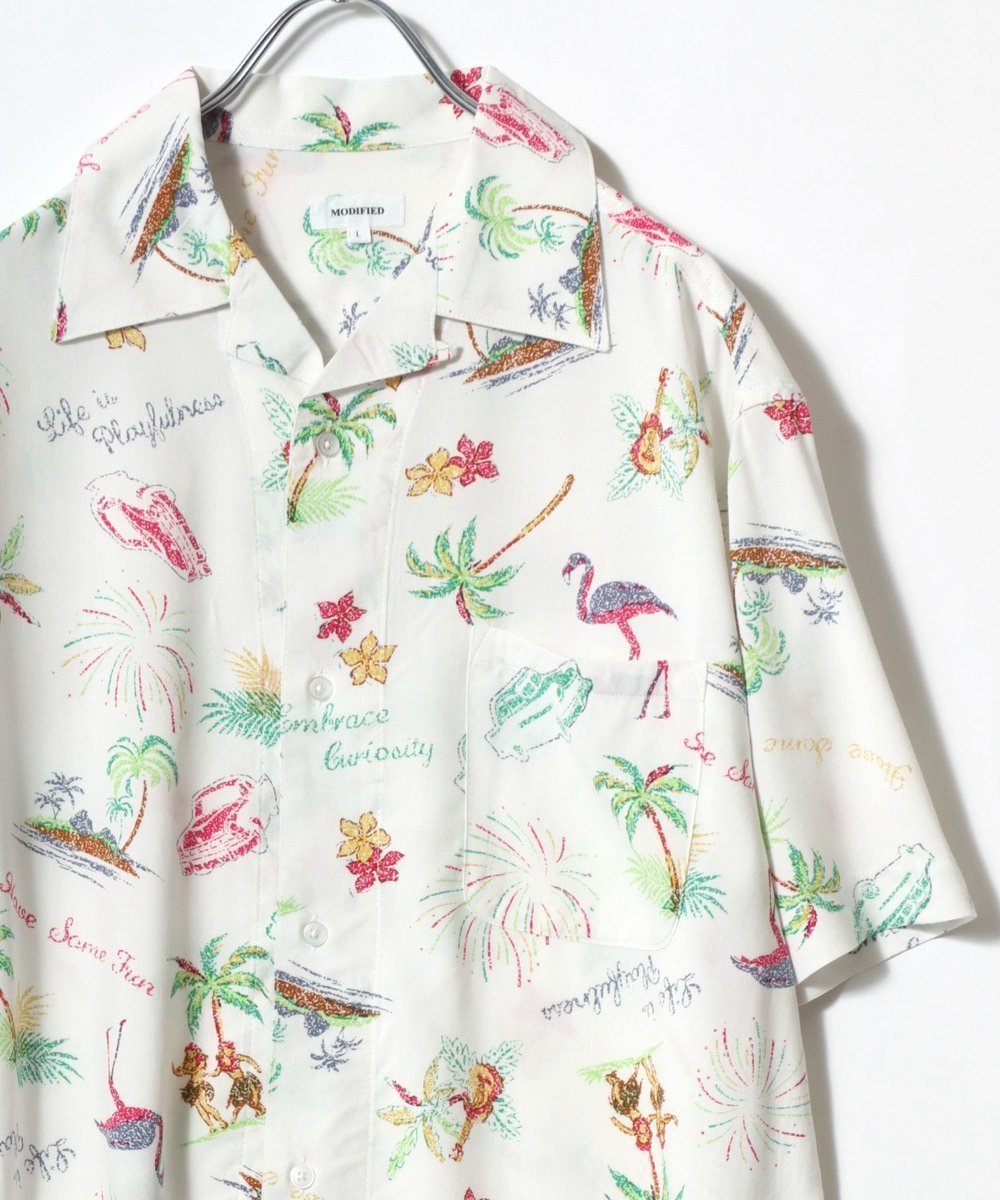 【サロン ハミュー/salong hameu】のアロハシャツ メンズ レーヨン ユニセックス 柄シャツ オープンカラー オーバーサイズ レディース ユニセックス インテリア・キッズ・メンズ・レディースファッション・服の通販 founy(ファウニー) 　ファッション　Fashion　レディースファッション　Fashion for Women　トップス・カットソー　Cut & Sew Tops　シャツ・ブラウス・オフィスカジュアル　Elegant Blouses & Button-Ups　インナー　Innerwear　オックス　Oxford Fabric　ヴィンテージ　Vintage Style　カラフル　Colorful Design　カーディガン　Cardigan, Knitwear　キャップ　Cap, Baseball Cap　サンダル　Sandals, Summer Shoes　シアー　Sheer, See-Through　シフォン　Chiffon, Lightweight Fabric　ショルダー　Shoulder, Shoulder Strap　ショーツ　Shorts, Short Pants　ショート　Short, Short Length　ジーンズ　Jeans, Denim Pants　ストライプ　Stripe, Striped Pattern　スニーカー　Sneakers, Trainers　タンク　Tank Top, Sleeveless Top　デニム　Denim, Jeans Material　トレンド　Trend, Trending Now　ドレープ　Drape, Draping Fabric　定番　Standard, Basic Item　ノースリーブ　Sleeveless, No-Sleeve　ハーフ　Half, Half-Length　パーカー　Hoodie, Parka　フレア　Flare, Flared　ブロード　Broadcloth, Fine Cotton　ボタニカル　Botanical, Floral Pattern　ホワイト系その他2|ID: prp329100004975310 ipo3291000000037297331