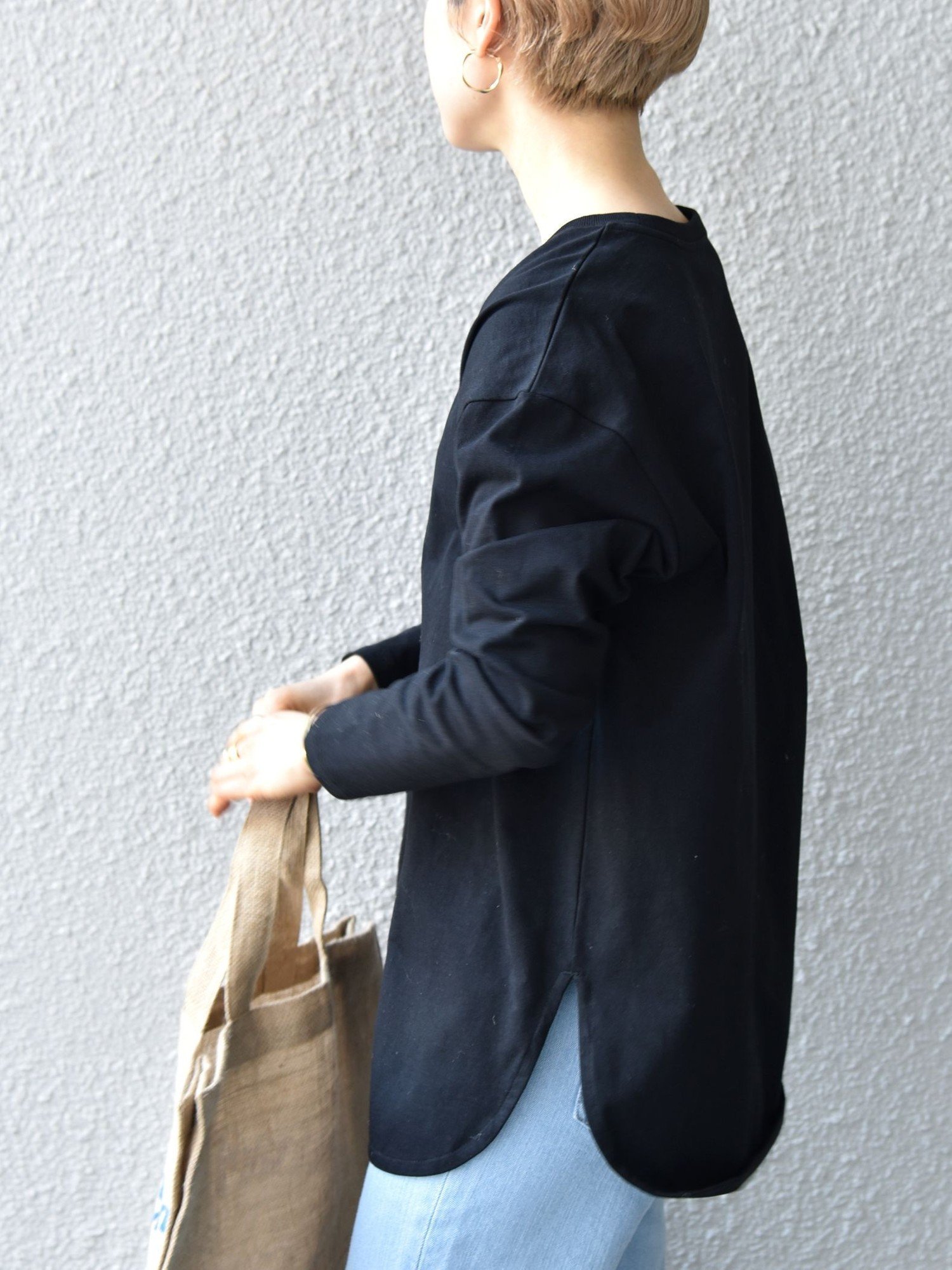 【シップス/SHIPS】のSHIPS any 吸水速乾 ラウンドヘム ロングスリーブ ワイド TEE インテリア・キッズ・メンズ・レディースファッション・服の通販 founy(ファウニー) 　ファッション　Fashion　レディースファッション　Fashion for Women　インナー　Innerwear　吸水　Absorbent, Quick-Dry　スウェット / スエット　Sweatshirt, Sweatwear　スリーブ　Sleeve, Long Sleeve / Short Sleeve　トレンド　Trend, Trending Now　ドロップ　Drop Shoulder, Dropped Style　人気　Popular, Best Seller　ラウンド　Round, Round Neck　ロング　Long, Long-Length　ワイド　Wide, Wide Fit　おすすめ　Recommended / Our Picks　2025年　2025　2025春夏・S/S　Spring/Summer 2025 SS25　ブラック|ID: prp329100004975318 ipo3291000000037297395