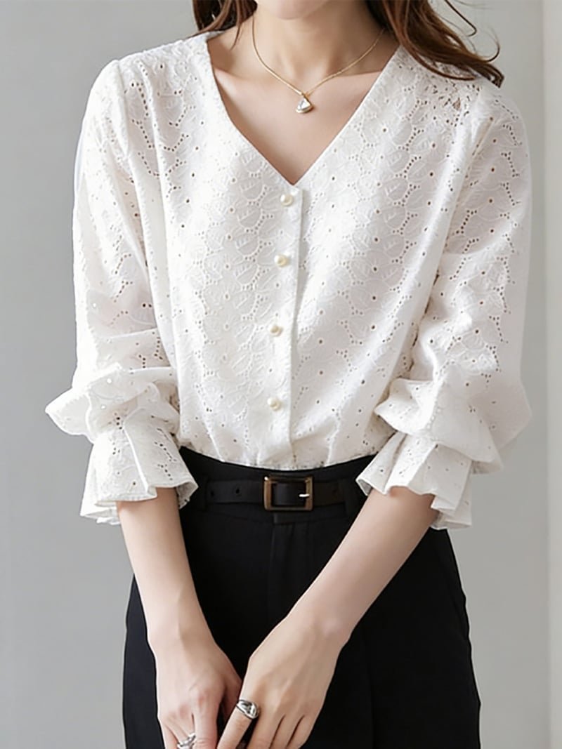【ドゥーベル/Doux Belle】のVネックレースブラウス レディース トップス インテリア・キッズ・メンズ・レディースファッション・服の通販 founy(ファウニー) 　ファッション　Fashion　レディースファッション　Fashion for Women　トップス・カットソー　Cut & Sew Tops　シャツ・ブラウス・オフィスカジュアル　Elegant Blouses & Button-Ups　Vネックトップス　V-Neck Tops / V-Cut Neckline Shirts　ギャザー　Gathered, Ruffled　パール　Pearl, Pearl Accent　フリル　Frill, Ruffle　フロント　Front, Front Design　ラウンド　Round, Round Neck　レース　Lace, Lace Fabric　エレガント 上品　Elegant　春　Spring　秋　Autumn　長袖　Long Sleeve, Full Sleeve　ホワイト|ID: prp329100004975324 ipo3291000000037297419