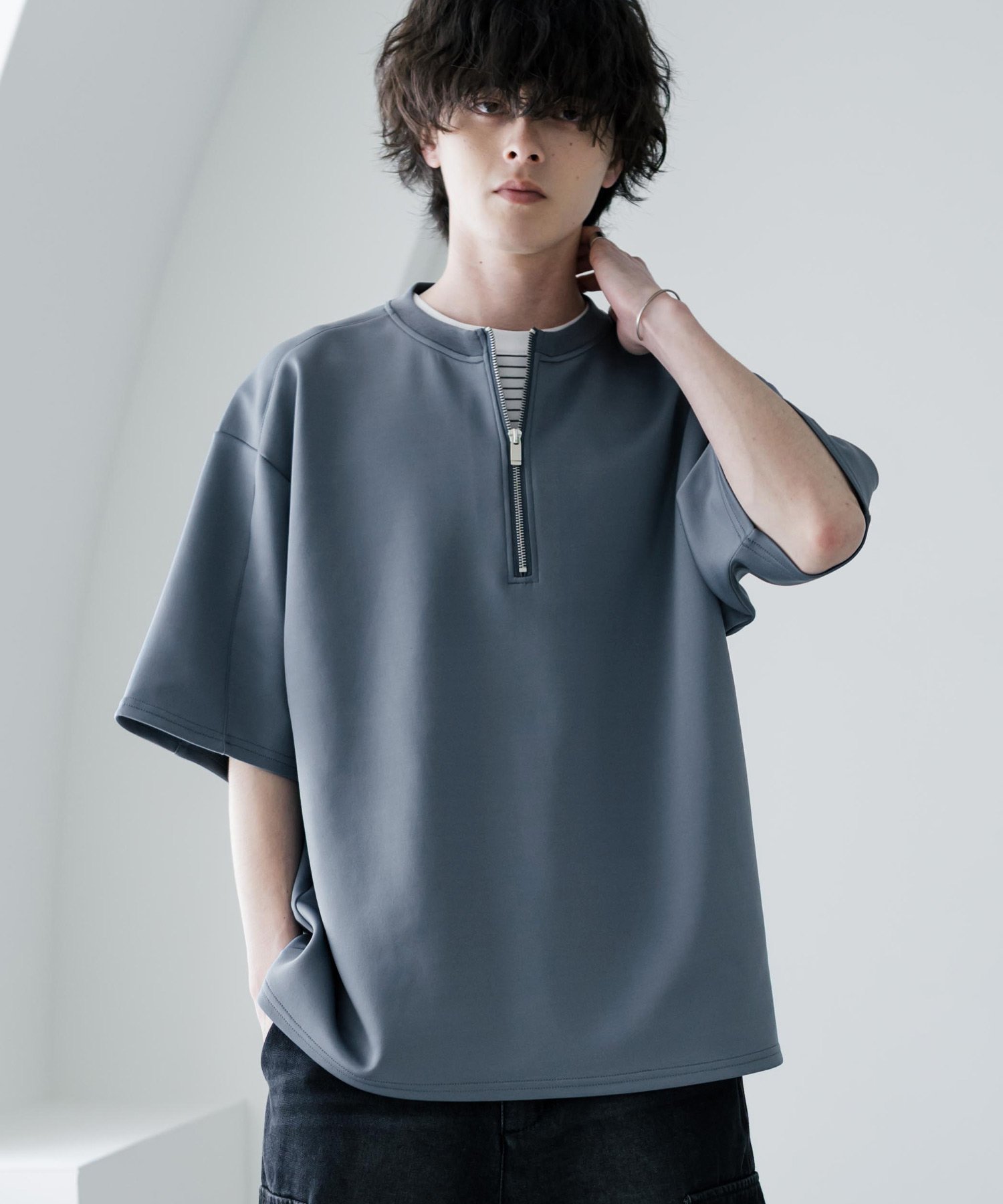 【ロッキーモンロー/Rocky Monroe】の接触冷感 オーバーサイズダンボールハーフジップ半袖プルオーバー インテリア・キッズ・メンズ・レディースファッション・服の通販 founy(ファウニー) 　ファッション　Fashion　レディースファッション　Fashion for Women　トップス・カットソー　Cut & Sew Tops　カジュアルプルオーバー・ニットトップス　Pullovers & Knit Tops / Casual Pullovers　インナー　Innerwear　軽量　Lightweight, Ultra Light　ストレッチ　Stretch, Stretchy Fabric　スポーティ　Sporty, Casual Athletic　トレンド　Trend, Trending Now　ドレープ　Drape, Draping Fabric　ドロップ　Drop Shoulder, Dropped Style　バランス　Balance, Style Balance　半袖　Short Sleeve, Half Sleeve　メンズ　Men's, Menswear　リラックス　Relax, Relaxed Fit　ワイド　Wide, Wide Fit　再入荷　Restock / Back in Stock　おすすめ　Recommended / Our Picks　エレガント 上品　Elegant　ブルーグレー|ID: prp329100004975375 ipo3291000000037297657