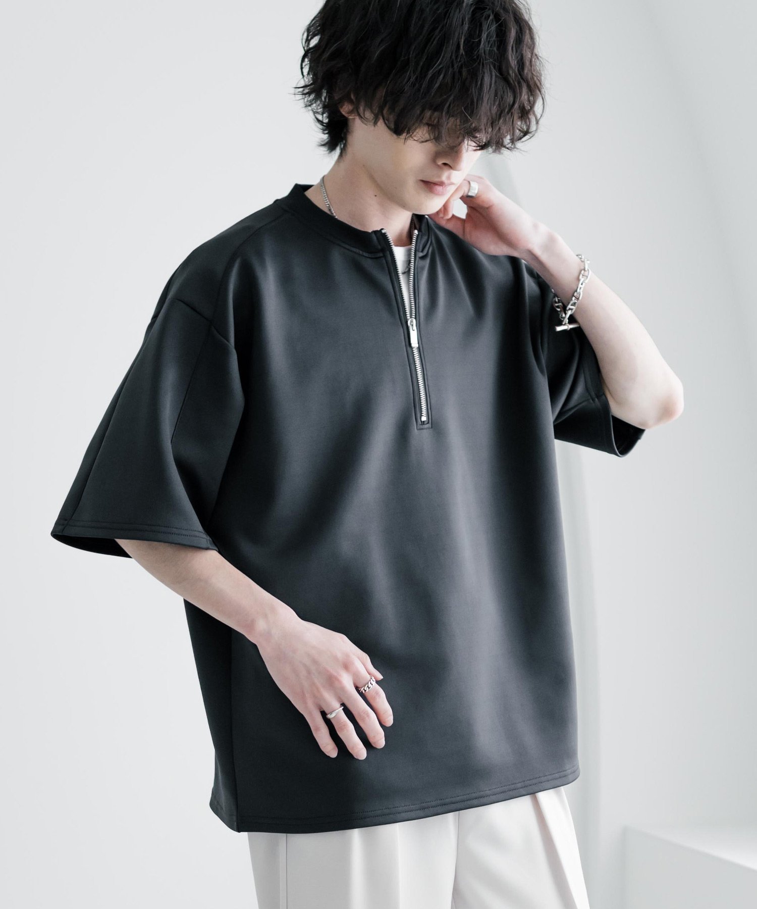 【ロッキーモンロー/Rocky Monroe】の接触冷感 オーバーサイズダンボールハーフジップ半袖プルオーバー インテリア・キッズ・メンズ・レディースファッション・服の通販 founy(ファウニー) 　ファッション　Fashion　レディースファッション　Fashion for Women　トップス・カットソー　Cut & Sew Tops　カジュアルプルオーバー・ニットトップス　Pullovers & Knit Tops / Casual Pullovers　インナー　Innerwear　軽量　Lightweight, Ultra Light　ストレッチ　Stretch, Stretchy Fabric　スポーティ　Sporty, Casual Athletic　トレンド　Trend, Trending Now　ドレープ　Drape, Draping Fabric　ドロップ　Drop Shoulder, Dropped Style　バランス　Balance, Style Balance　半袖　Short Sleeve, Half Sleeve　メンズ　Men's, Menswear　リラックス　Relax, Relaxed Fit　ワイド　Wide, Wide Fit　再入荷　Restock / Back in Stock　おすすめ　Recommended / Our Picks　エレガント 上品　Elegant　チャコール|ID: prp329100004975375 ipo3291000000037297658
