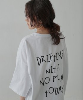 【コロニートゥーワンスリーナイン/COLONY 2139】のグラフィックBIGTシャツ 大人の最旬トレンドファッション＆コーディネート founy(ファウニー) ファッション Fashion レディースファッション Fashion for Women トップス・カットソー Cut & Sew Tops シャツ・ブラウス・オフィスカジュアル Elegant Blouses & Button-Ups ロングTシャツ・Tシャツ Longline T-Shirts & Tees グラフィック Graphic, Graphic Design ビッグ Big, Oversized プリント Print, Printed Pattern 再入荷 Restock / Back in Stock おすすめ Recommended / Our Picks |ID:prp329100004975393