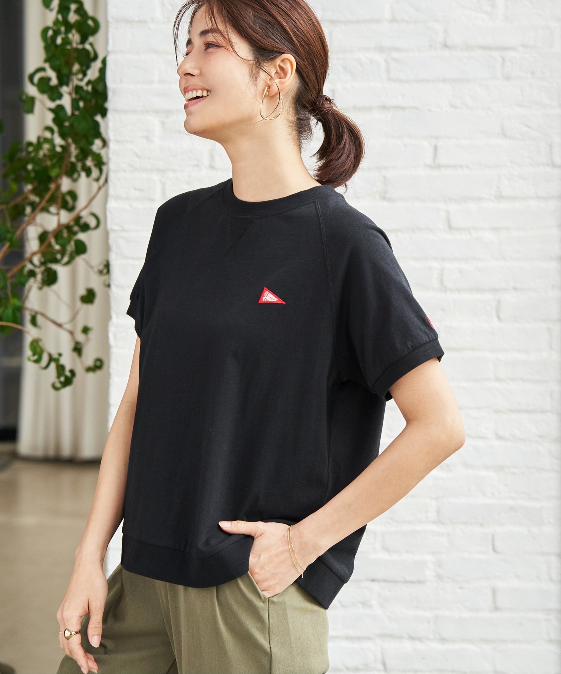 【イッカ/ikka】の【接触冷感】Healthknit Product ヘルスニットプロダクト 半袖Tシャツ インテリア・キッズ・メンズ・レディースファッション・服の通販 founy(ファウニー) 　ファッション　Fashion　レディースファッション　Fashion for Women　トップス・カットソー　Cut & Sew Tops　ニット　Knit Tops & Sweaters　シャツ・ブラウス・オフィスカジュアル　Elegant Blouses & Button-Ups　ロングTシャツ・Tシャツ　Longline T-Shirts & Tees　おすすめ　Recommended / Our Picks　カーディガン　Cardigan, Knitwear　スウェット / スエット　Sweatshirt, Sweatwear　スリーブ　Sleeve, Long Sleeve / Short Sleeve　ビンテージ　Vintage, Retro Style　プリント　Print, Printed Pattern　ボーダー　Border, Stripe　ワイド　Wide, Wide Fit　別注　Limited Edition, Custom Order　半袖　Short Sleeve, Half Sleeve　ブラック|ID: prp329100004975455 ipo3291000000037297947
