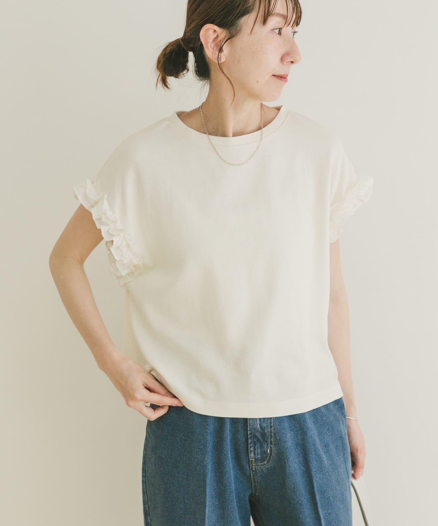 【アイテムズアーバンリサーチ/ITEMS URBAN RESEARCH】のドッキングフリルTシャツ インテリア・キッズ・メンズ・レディースファッション・服の通販 founy(ファウニー) 　ファッション　Fashion　レディースファッション　Fashion for Women　トップス・カットソー　Cut & Sew Tops　シャツ・ブラウス・オフィスカジュアル　Elegant Blouses & Button-Ups　ロングTシャツ・Tシャツ　Longline T-Shirts & Tees　2026年　2026　2026春夏・S/S　Spring/Summer 2026 SS26　シンプル　Simple, Minimal　ドッキング　Docking, Mixed Material　フリル　Frill, Ruffle　夏　Summer　S/S・春夏　SS, Spring/Summer, Warm Season　オフホワイト|ID: prp329100004975462 ipo3291000000037297982