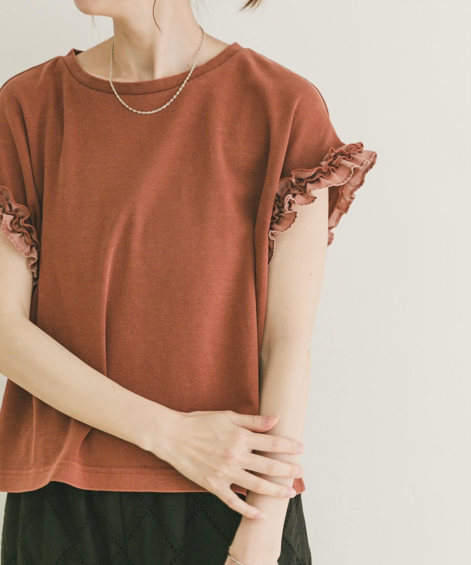 【アイテムズアーバンリサーチ/ITEMS URBAN RESEARCH】のドッキングフリルTシャツ インテリア・キッズ・メンズ・レディースファッション・服の通販 founy(ファウニー) 　ファッション　Fashion　レディースファッション　Fashion for Women　トップス・カットソー　Cut & Sew Tops　シャツ・ブラウス・オフィスカジュアル　Elegant Blouses & Button-Ups　ロングTシャツ・Tシャツ　Longline T-Shirts & Tees　2026年　2026　2026春夏・S/S　Spring/Summer 2026 SS26　シンプル　Simple, Minimal　ドッキング　Docking, Mixed Material　フリル　Frill, Ruffle　夏　Summer　S/S・春夏　SS, Spring/Summer, Warm Season　レッド系その他|ID: prp329100004975462 ipo3291000000037297984