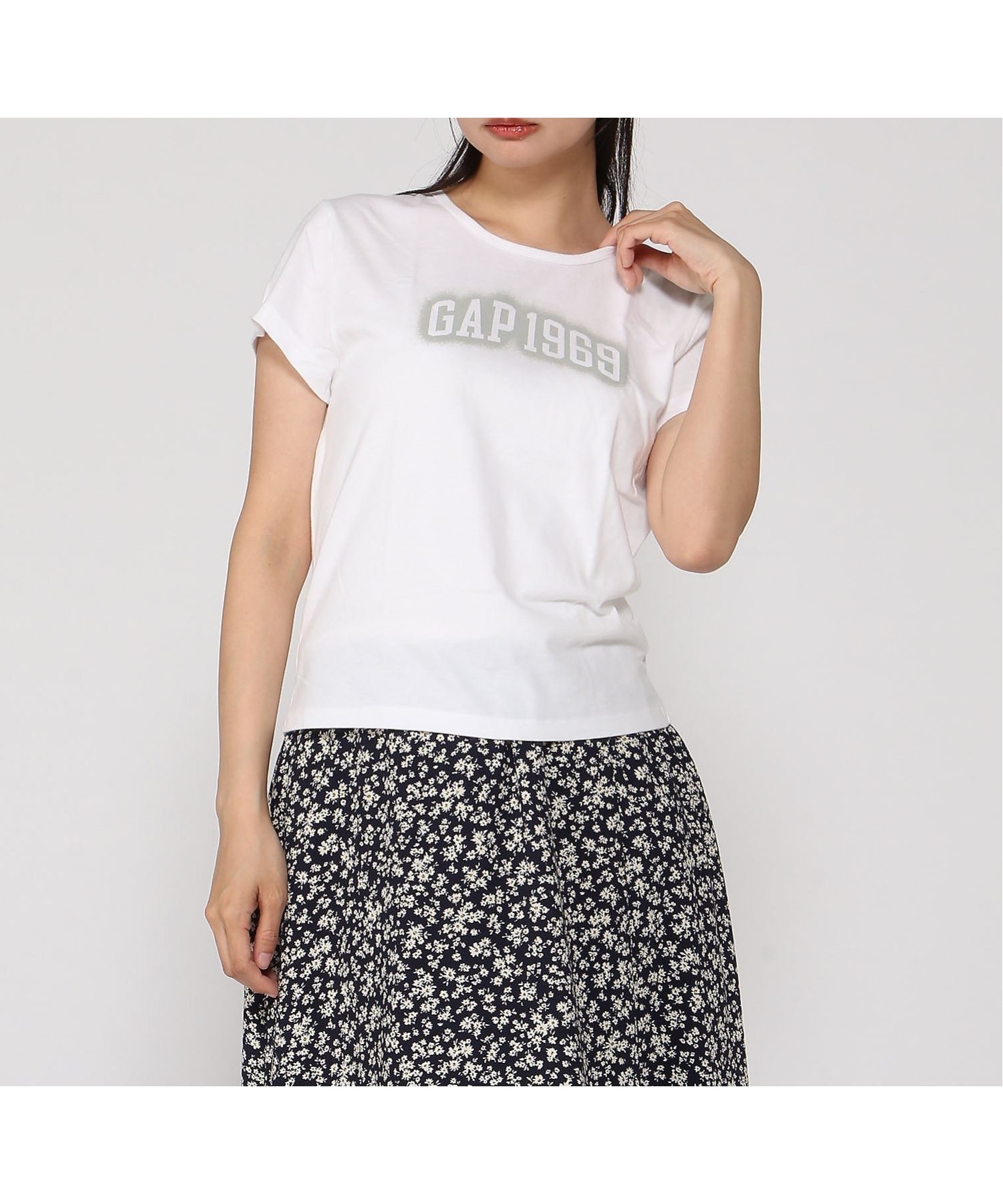 【ギャップ/GAP】のINTL SS CROPPED LOGO TEE インテリア・キッズ・メンズ・レディースファッション・服の通販 founy(ファウニー) 　ファッション　Fashion　レディースファッション　Fashion for Women　キャップ　Cap, Baseball Cap　グラフィック　Graphic, Graphic Design　ショート　Short, Short Length　スリム　Slim, Slim Fit　スリーブ　Sleeve, Long Sleeve / Short Sleeve　フィット　Fit, Slim Fit　フロント　Front, Front Design　FRESH_WHITE|ID: prp329100004975481 ipo3291000000037298056