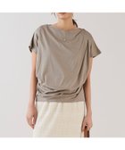 【マイカ ディール/MICA & DEAL】の【marmors】アシメントリータックTシャツ 大人の最旬トレンドファッション＆コーディネート founy(ファウニー) ファッション Fashion レディースファッション Fashion for Women トップス・カットソー Cut & Sew Tops シャツ・ブラウス・オフィスカジュアル Elegant Blouses & Button-Ups ロングTシャツ・Tシャツ Longline T-Shirts & Tees シンプル Simple, Minimal 定番 Standard, Basic Item S/S・春夏 SS, Spring/Summer, Warm Season 夏 Summer エレガント 上品 Elegant 2026年 2026 2026春夏・S/S Spring/Summer 2026 SS26 thumbnail BEIGE|ID: prp329100004975487 ipo3291000000037298078