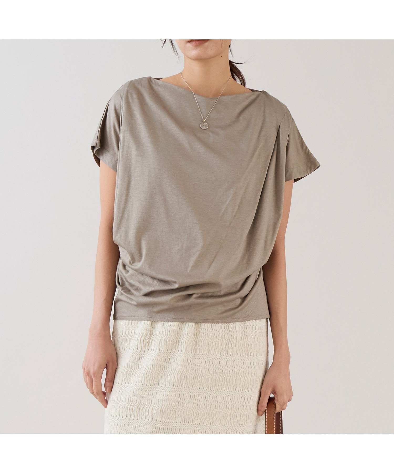 【マイカ ディール/MICA & DEAL】の【marmors】アシメントリータックTシャツ インテリア・キッズ・メンズ・レディースファッション・服の通販 founy(ファウニー) 　ファッション　Fashion　レディースファッション　Fashion for Women　トップス・カットソー　Cut & Sew Tops　シャツ・ブラウス・オフィスカジュアル　Elegant Blouses & Button-Ups　ロングTシャツ・Tシャツ　Longline T-Shirts & Tees　シンプル　Simple, Minimal　定番　Standard, Basic Item　S/S・春夏　SS, Spring/Summer, Warm Season　夏　Summer　エレガント 上品　Elegant　2026年　2026　2026春夏・S/S　Spring/Summer 2026 SS26　BEIGE|ID: prp329100004975487 ipo3291000000037298078