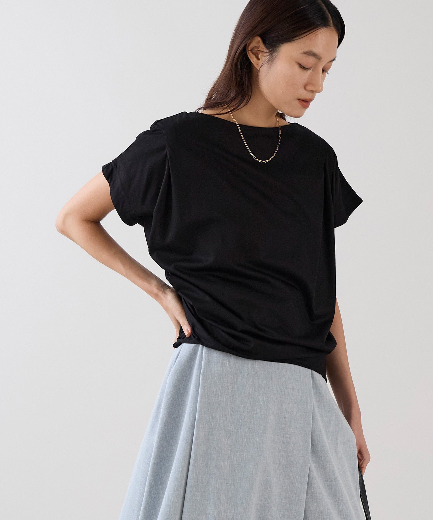 【マイカ ディール/MICA & DEAL】の【marmors】アシメントリータックTシャツ インテリア・キッズ・メンズ・レディースファッション・服の通販 founy(ファウニー) 　ファッション　Fashion　レディースファッション　Fashion for Women　トップス・カットソー　Cut & Sew Tops　シャツ・ブラウス・オフィスカジュアル　Elegant Blouses & Button-Ups　ロングTシャツ・Tシャツ　Longline T-Shirts & Tees　シンプル　Simple, Minimal　定番　Standard, Basic Item　S/S・春夏　SS, Spring/Summer, Warm Season　夏　Summer　エレガント 上品　Elegant　2026年　2026　2026春夏・S/S　Spring/Summer 2026 SS26　BLACK|ID: prp329100004975487 ipo3291000000037298080