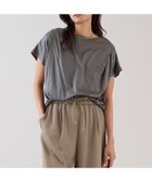 【マイカ ディール/MICA & DEAL】の【marmors】アシメントリータックTシャツ 大人の最旬トレンドファッション＆コーディネート founy(ファウニー) ファッション Fashion レディースファッション Fashion for Women トップス・カットソー Cut & Sew Tops シャツ・ブラウス・オフィスカジュアル Elegant Blouses & Button-Ups ロングTシャツ・Tシャツ Longline T-Shirts & Tees シンプル Simple, Minimal 定番 Standard, Basic Item S/S・春夏 SS, Spring/Summer, Warm Season 夏 Summer エレガント 上品 Elegant 2026年 2026 2026春夏・S/S Spring/Summer 2026 SS26 thumbnail KHAKI|ID: prp329100004975487 ipo3291000000037298081