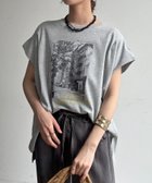 【ドゥドゥ/DouDou】の【WEB限定】バックジップフォトロゴTEE 大人の最旬トレンドファッション＆コーディネート founy(ファウニー) ファッション Fashion レディースファッション Fashion for Women バッグ Bags シンプル Simple, Minimal ジップ Zip, Zipper スマート Smart, Elegant スリット Slit, Slit Detail デニム Denim, Jeans Material プリント Print, Printed Pattern モノトーン Monotone, Black and White S/S・春夏 SS, Spring/Summer, Warm Season 再入荷 Restock / Back in Stock 夏 Summer 2026年 2026 2026春夏・S/S Spring/Summer 2026 SS26 thumbnail グレー|ID: prp329100004975508 ipo3291000000037298160
